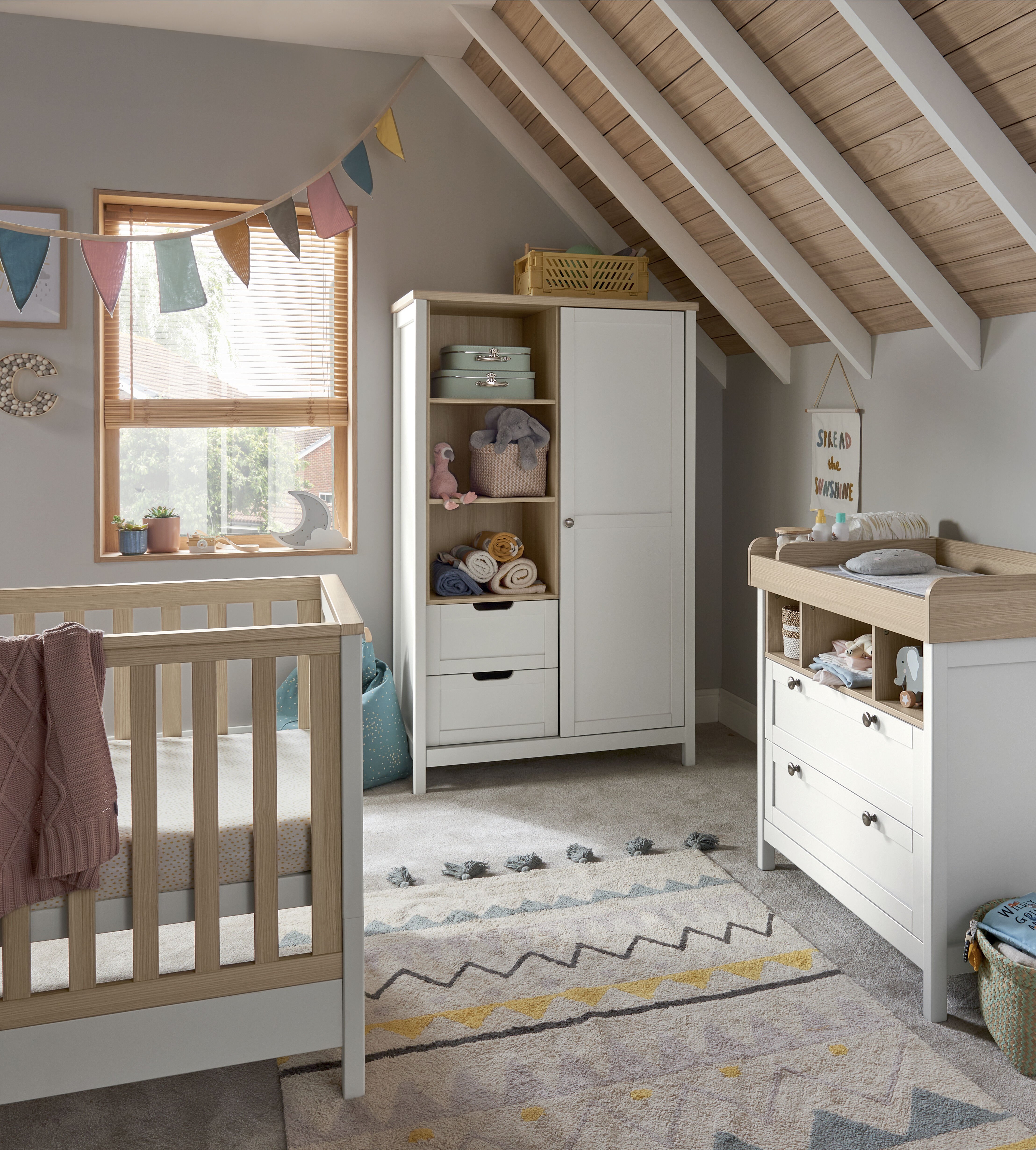 مجموعة مهد وخزانة أدراج/طاولة تغيير وخزانة ملابس هارويل بلون أبيض - 3 قطع image number 1