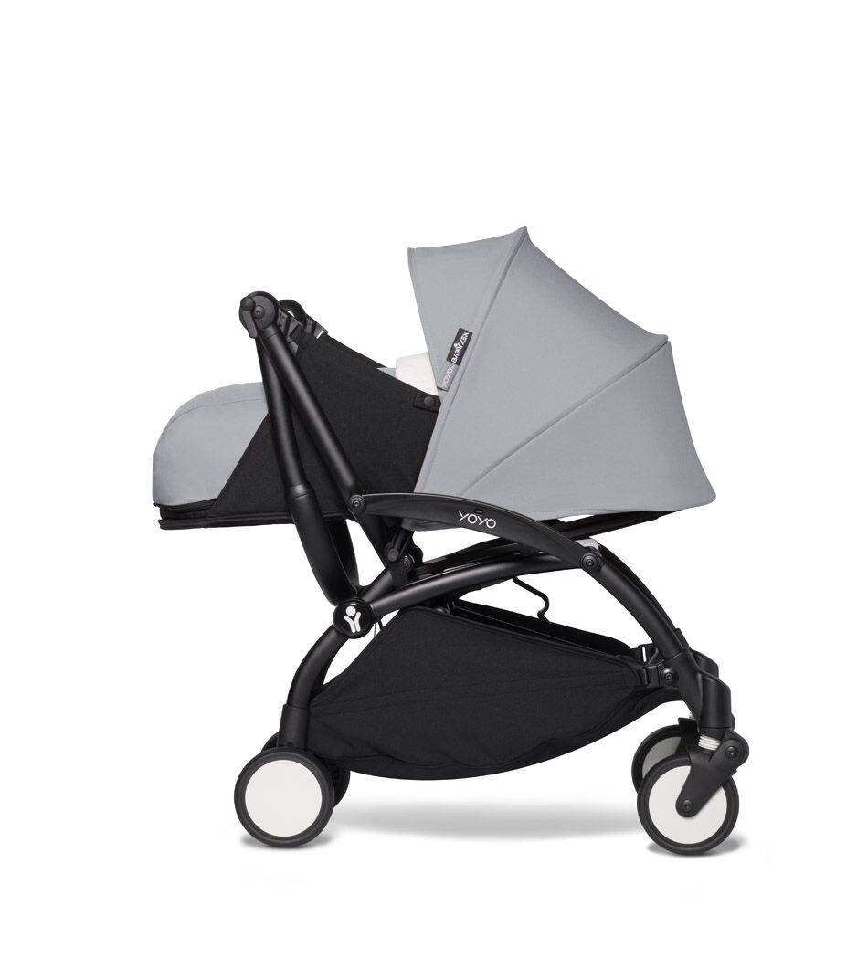 عربة أطفال بيبي زن يويو بهيكل أسود ومجموعة مقعد عربة للأطفال حديثي الولادة رمادي image number 2