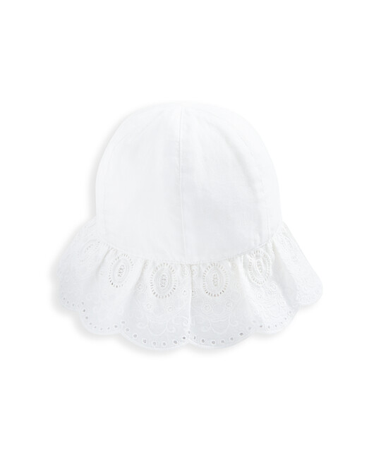 قبعة شمسية بتطريزات إنجليزية - أبيض image number 1