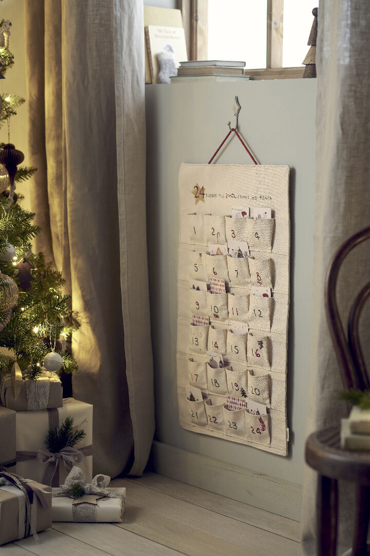 تقويم بإصدار للكريسماس image number 2