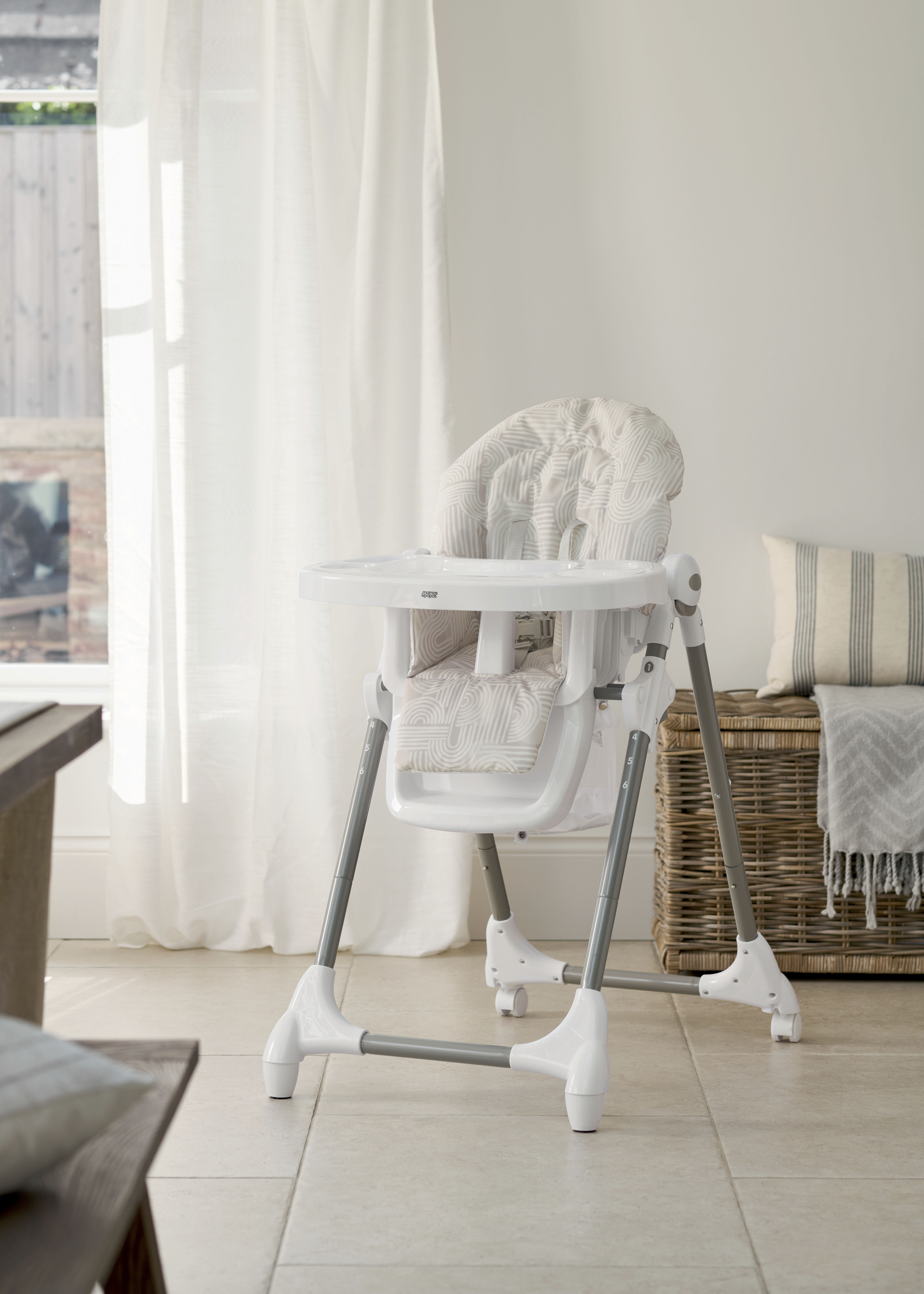 كرسي سناكس مرتفع - نقشة طبيعية منسوجة