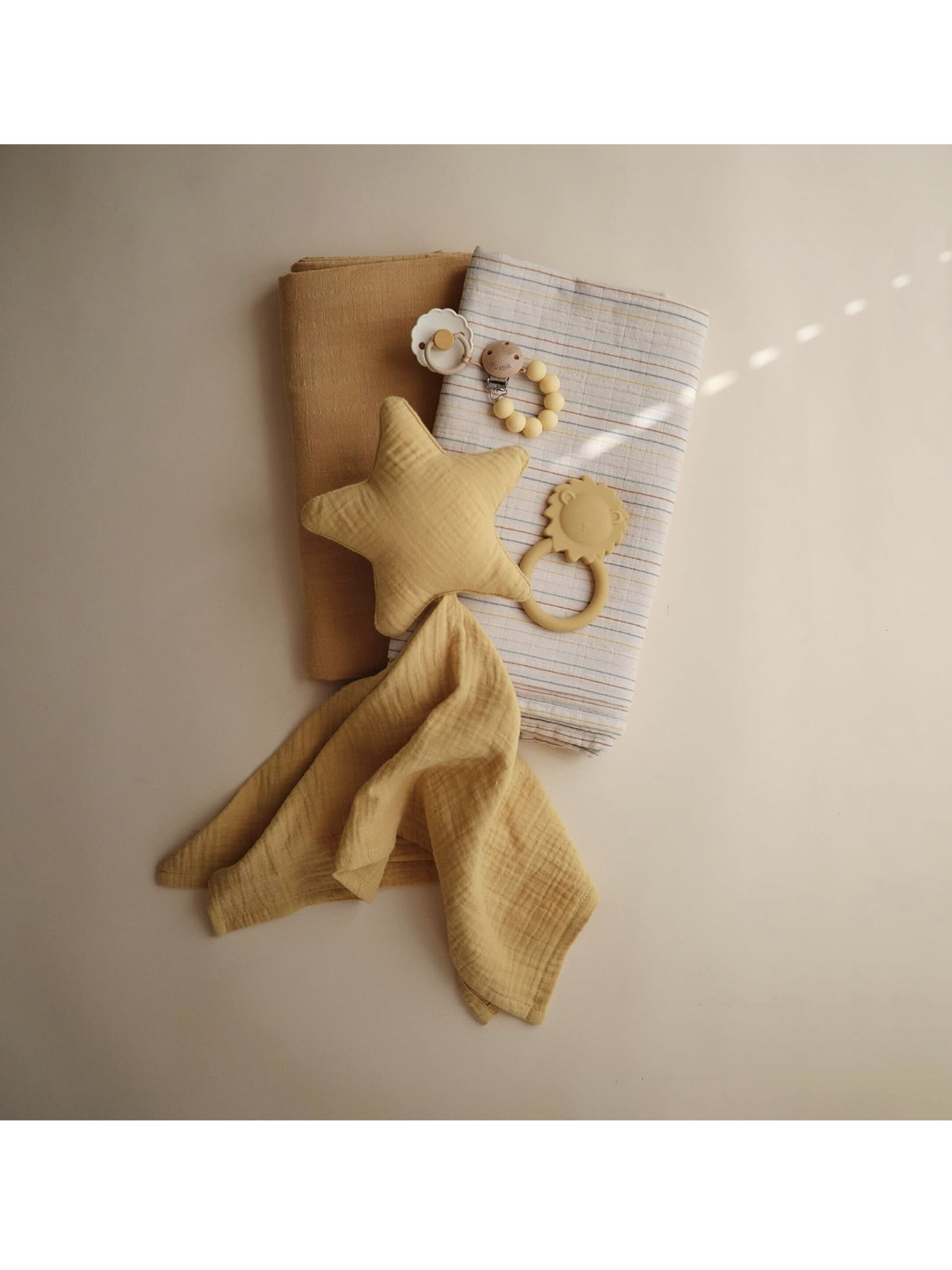 عضاضة موشي بتصميم أسد أصفر سوفت image number 5