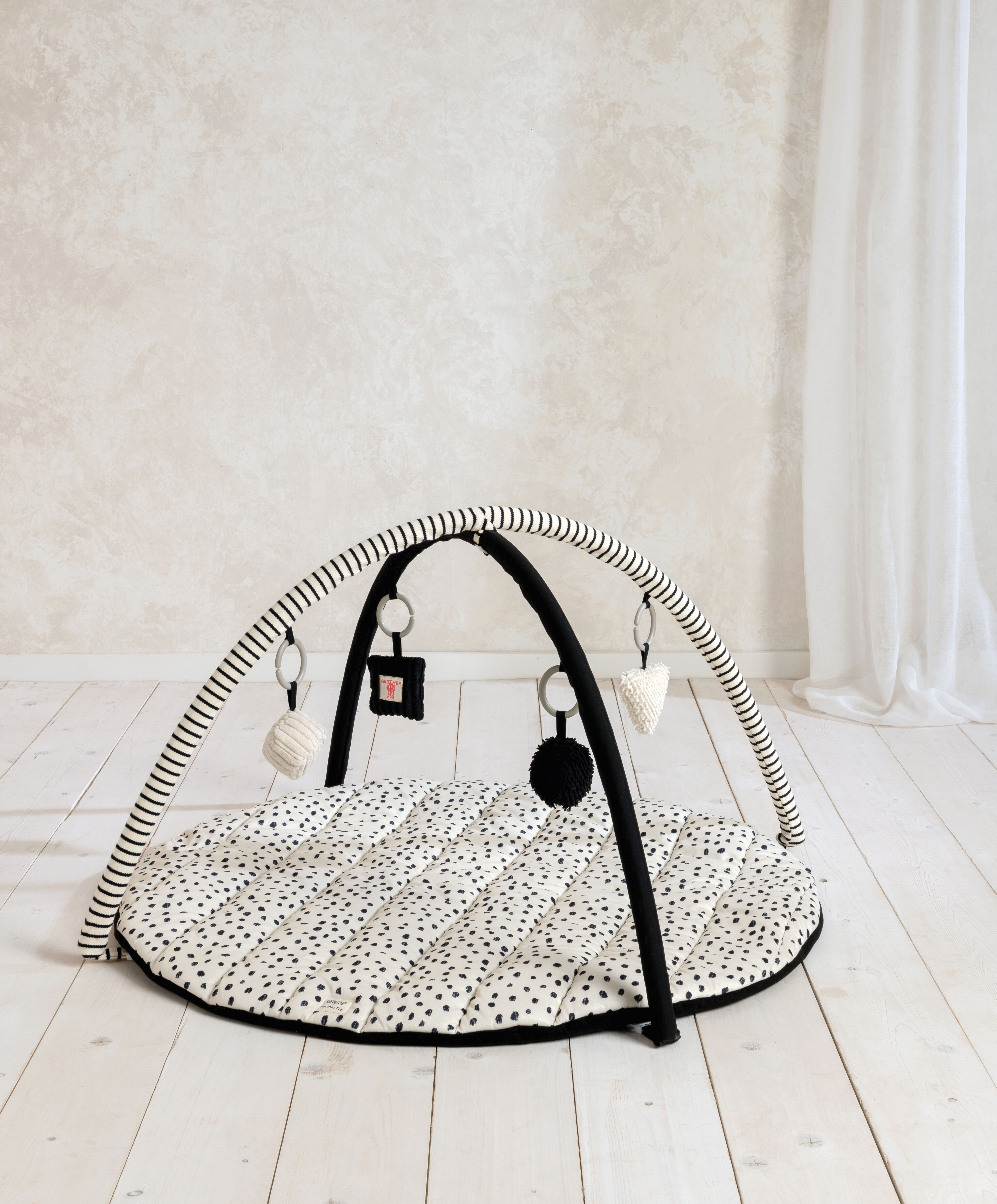 مفرش لعب أنوذر فوكس