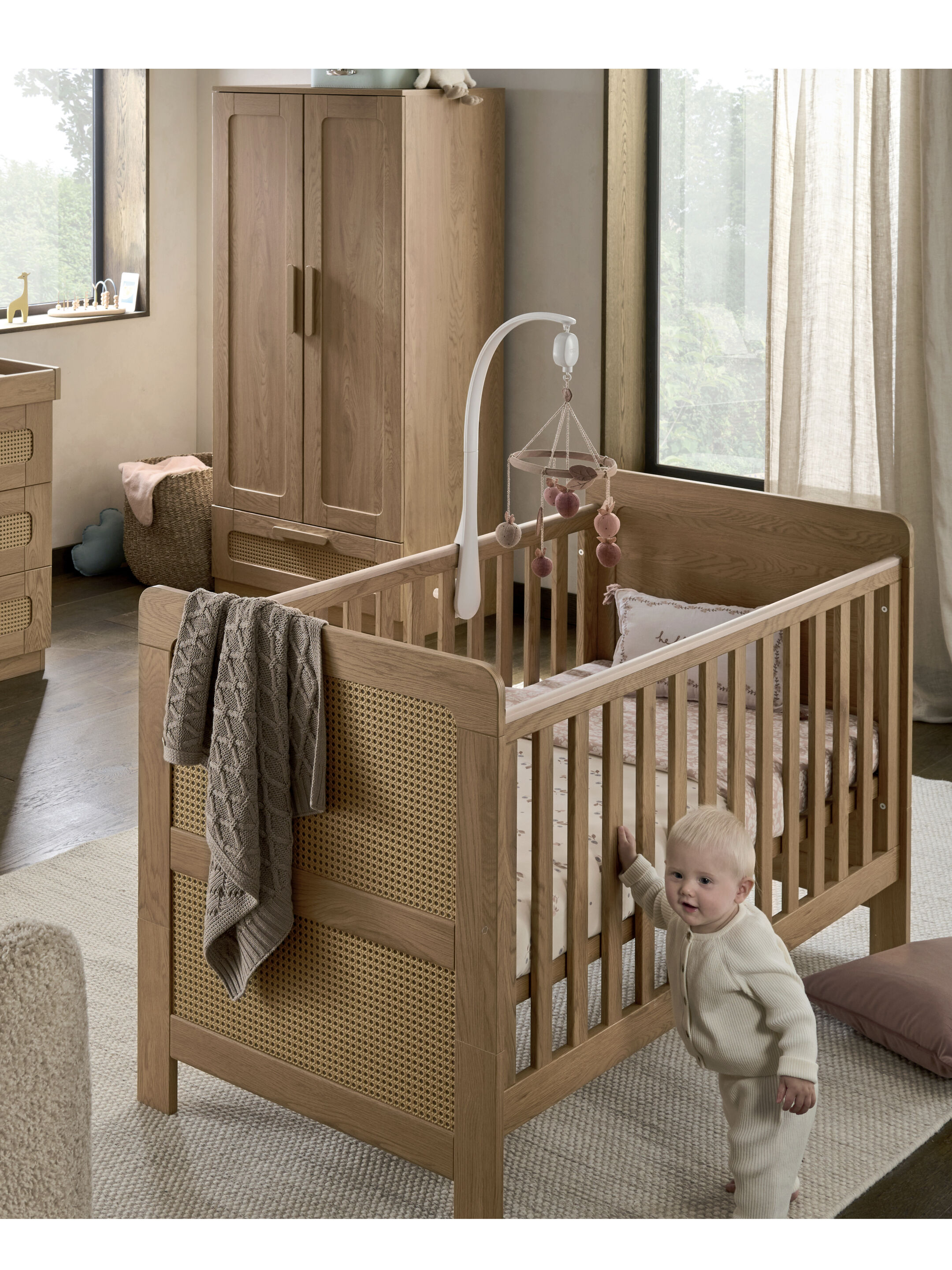 مجموعة مهد وخزانة ملابس إسنا قطعتين- راتان