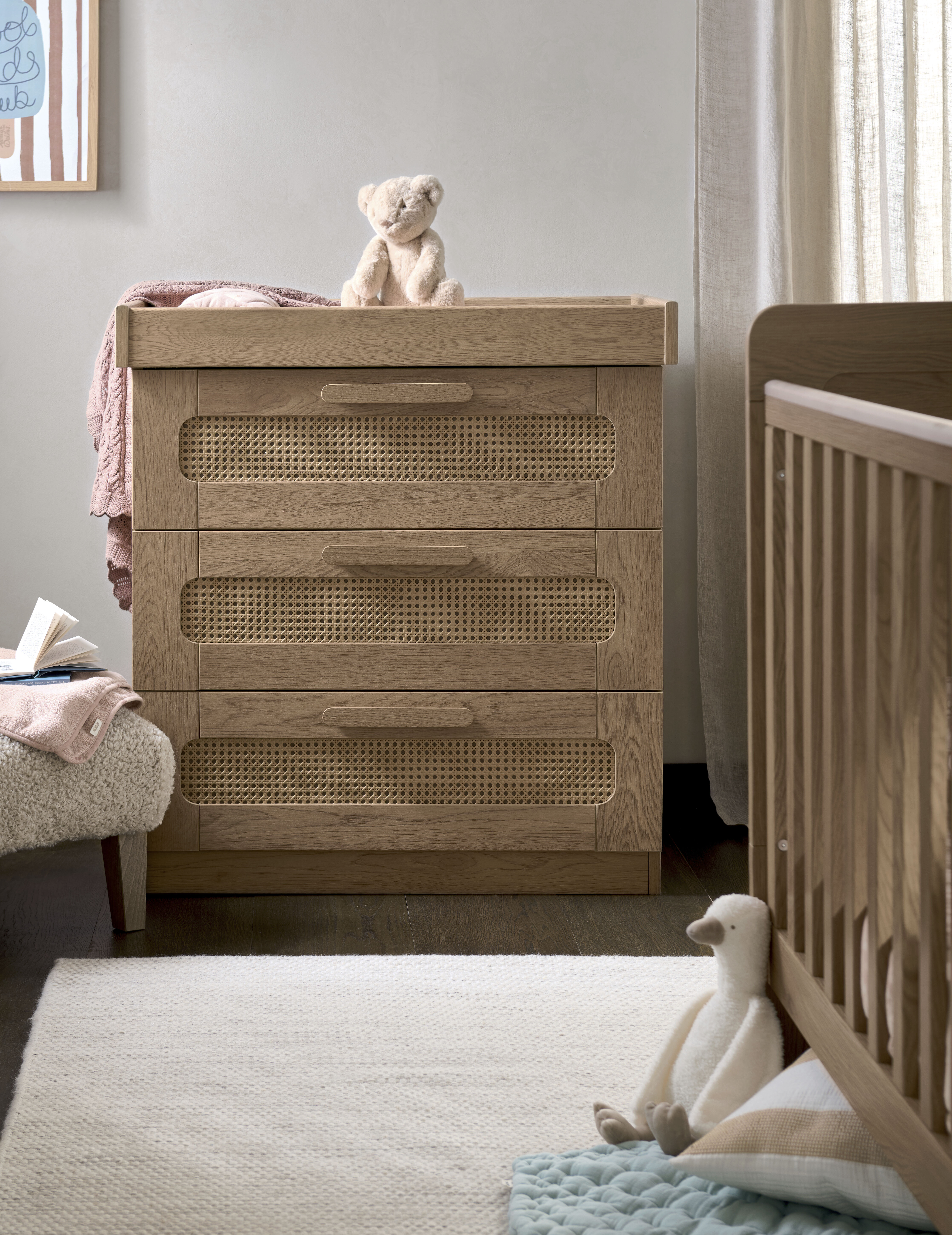 مجموعة مهد مع طاولة تغيير وخزانة ملابس إسنا (3 قطع)- راتان image number 3