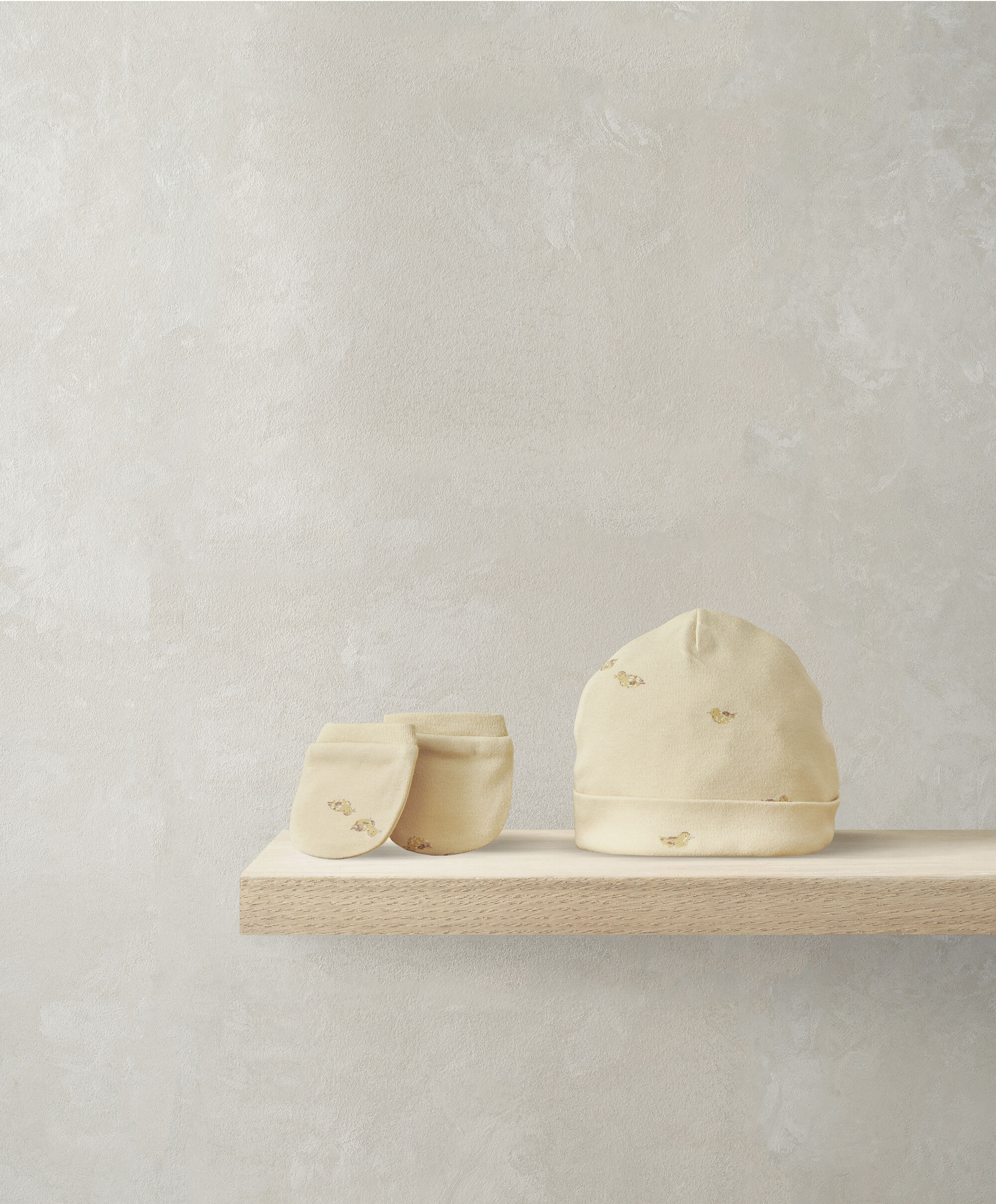 طقم قبعة وقفازات للأطفال الخدج بنقشة بطة image number 1