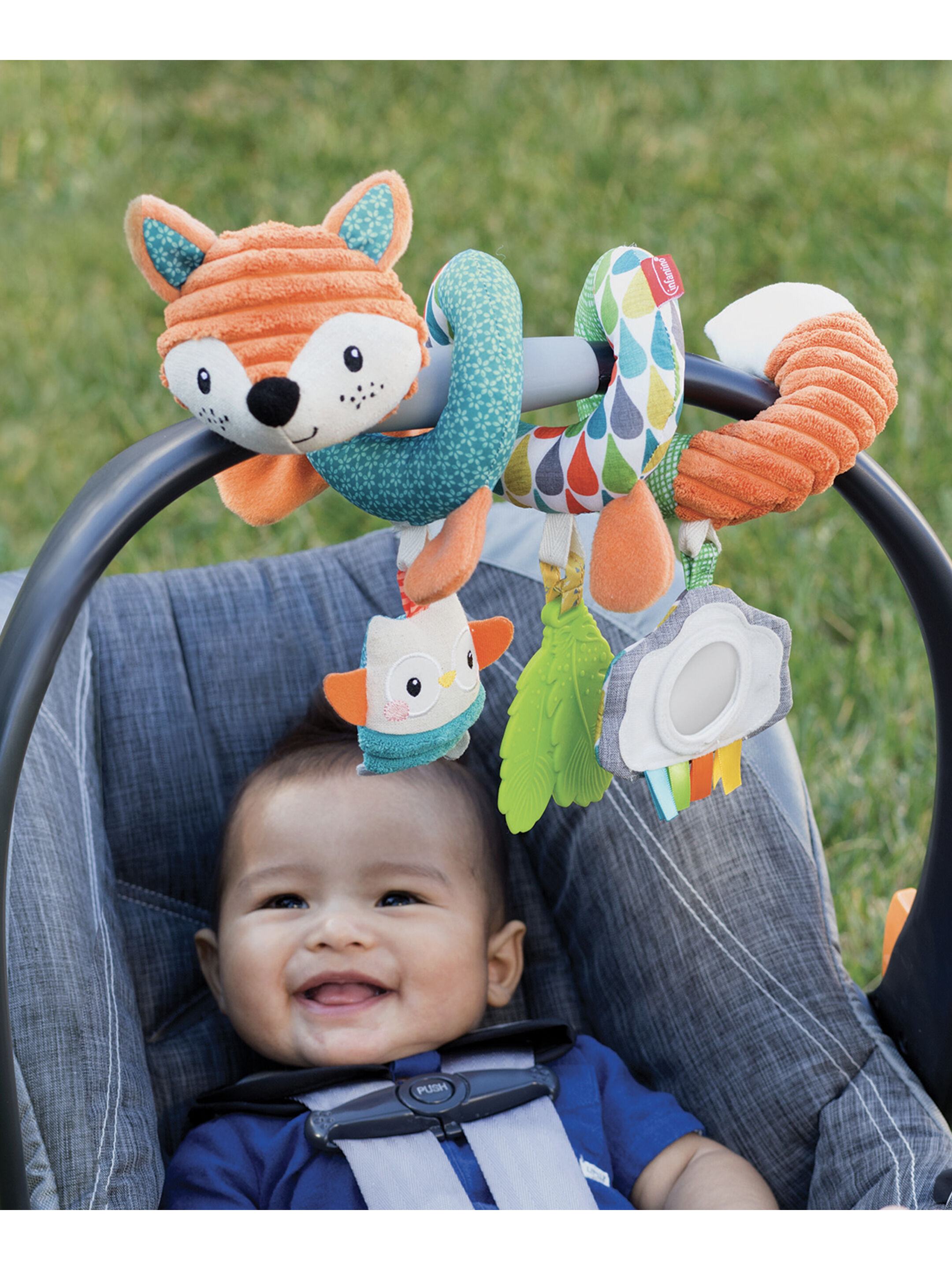 لعبة أنشطة بتصميم حلزوني لمقعد السيارة من إنفانتينو image number 1