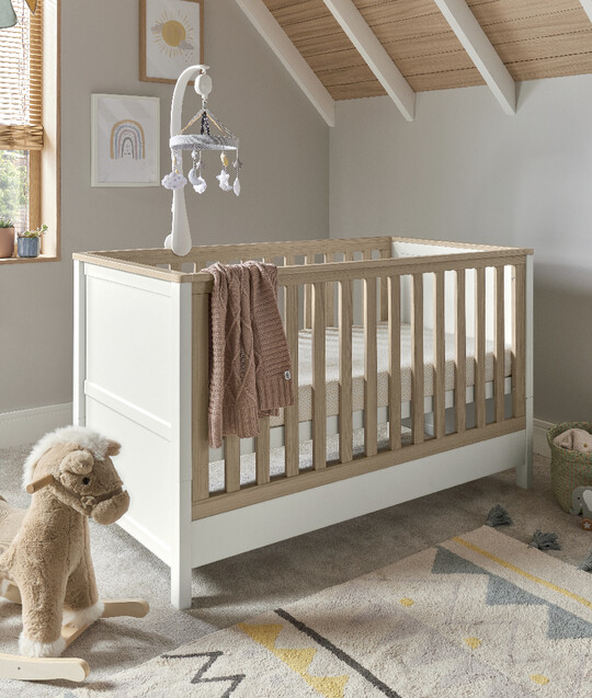 مجموعة هارويل مكوّنة من 3 قطع طقم سرير أطفال، خزانة تبديل، مراتب أساسية من الألياف - أبيض image number 4