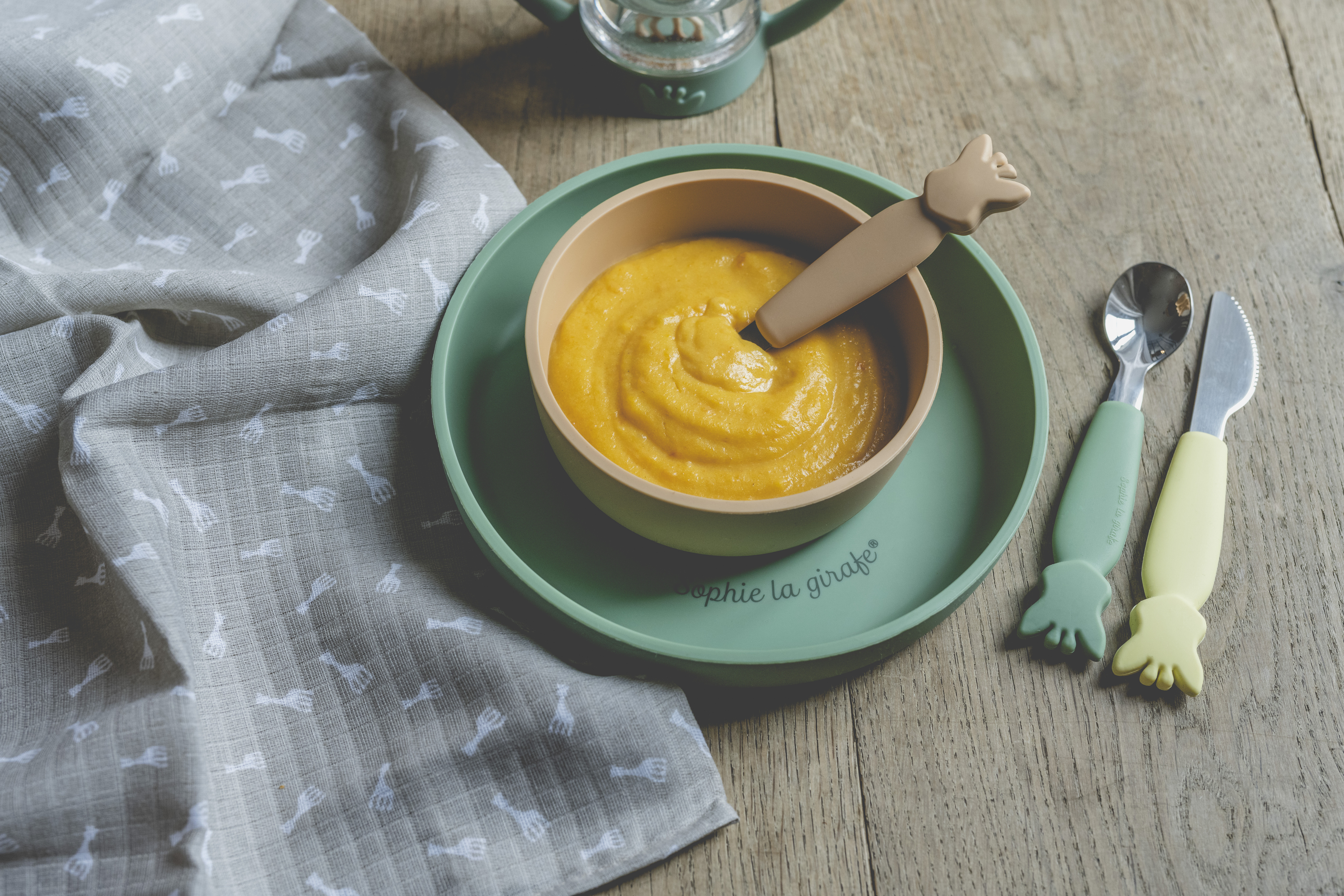 مجموعة أدوات طعام سيليكون إل ايتيه اون فوا من صوفي لا جيراف image number 30