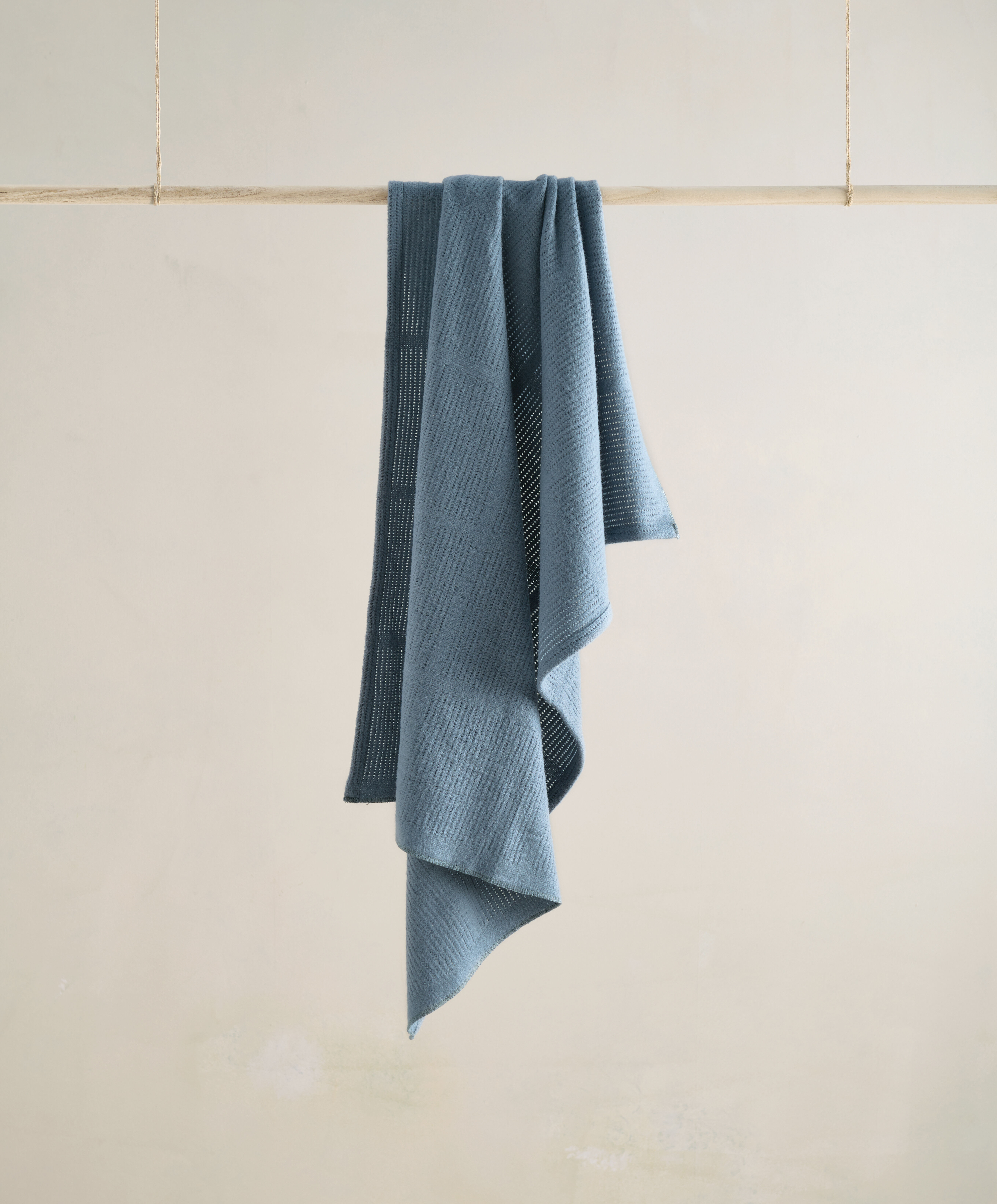 بطانية قطن منسوجة كبيرة - أزرق بترولي image number 1