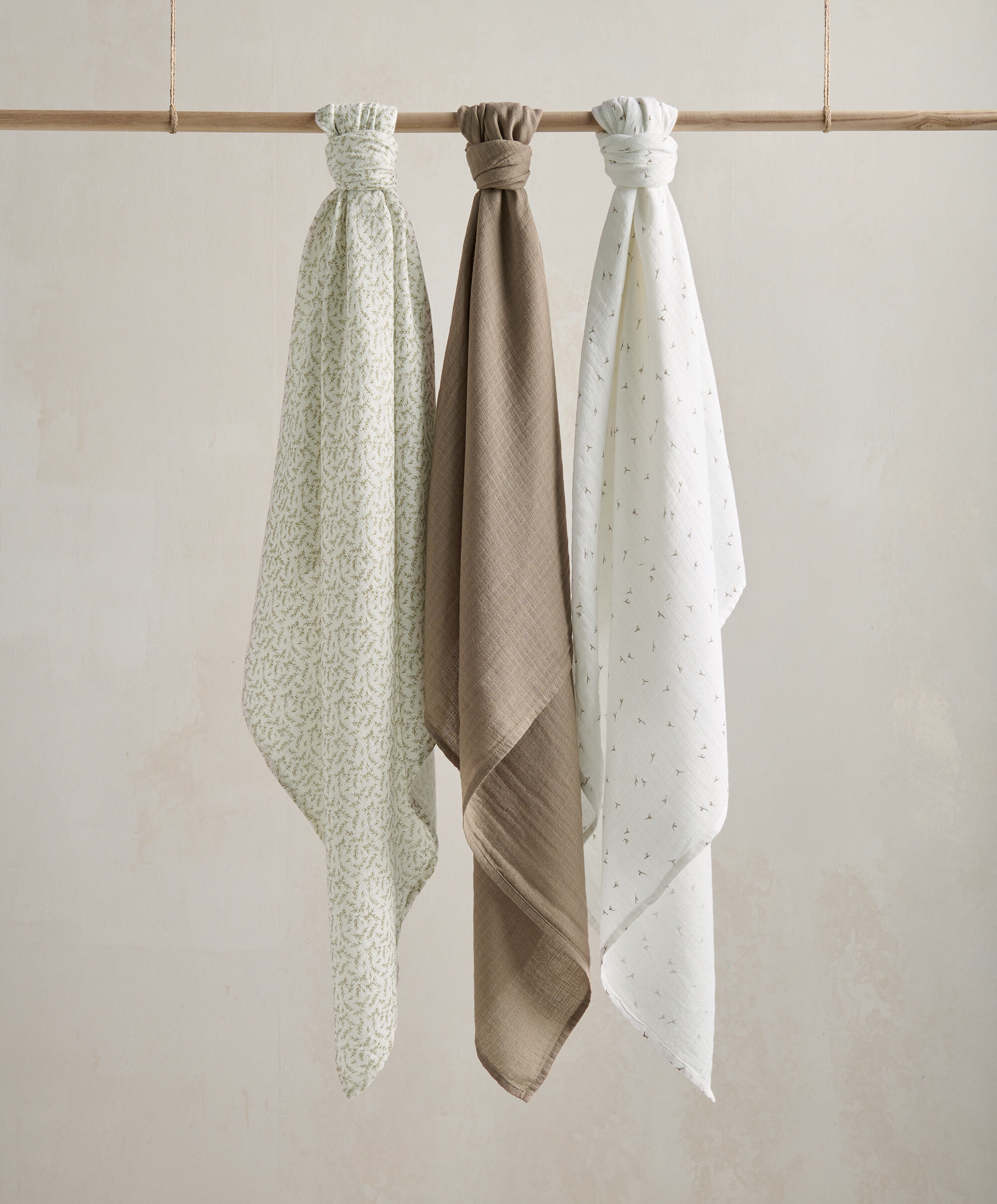 طقم مربعات موسلين كبيرة ويلكوم تو ذا وورلد - 3 قطع