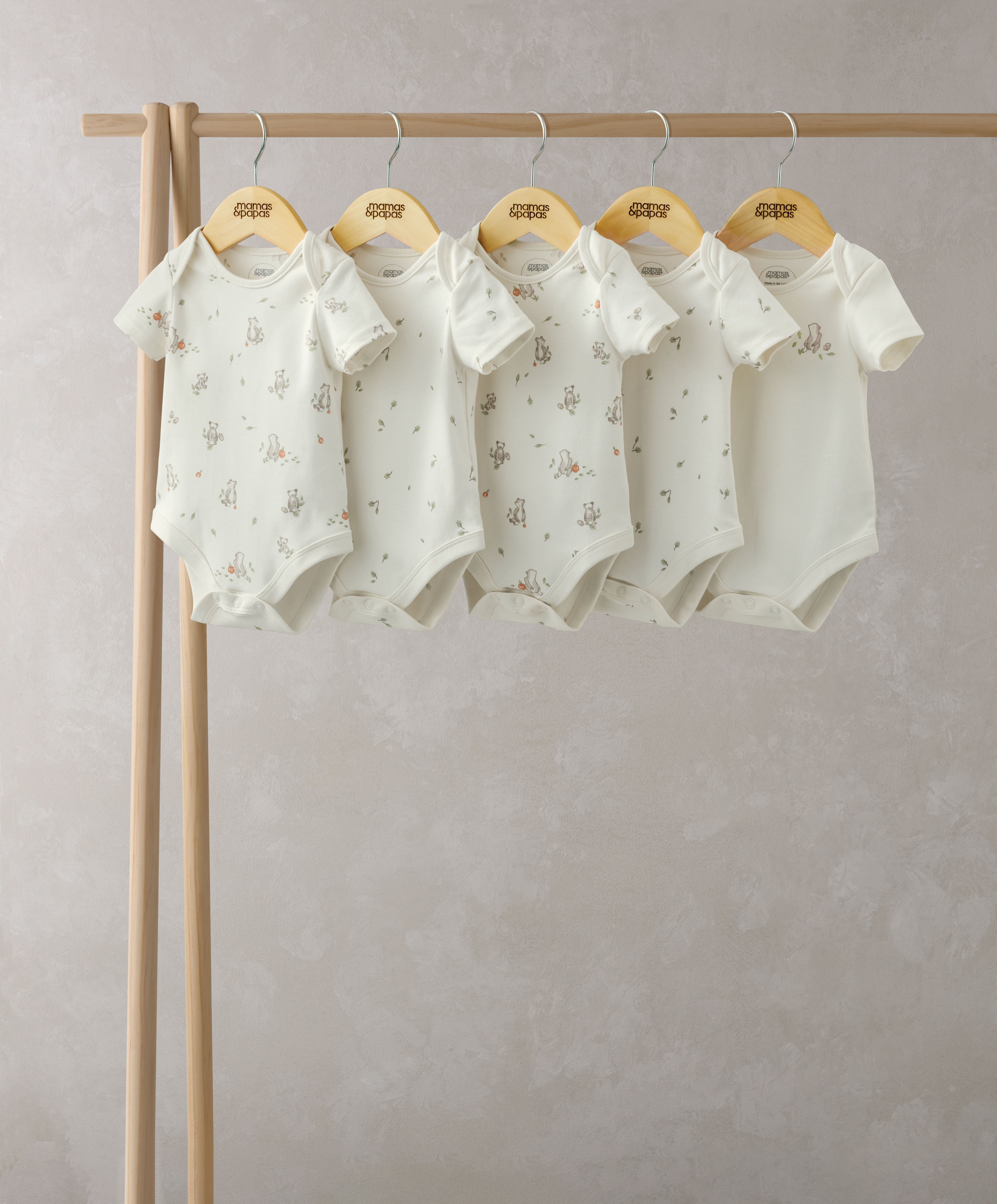 طقم لباس قطعة واحدة بأكمام قصيرة ونقشة دب - 5 قطع