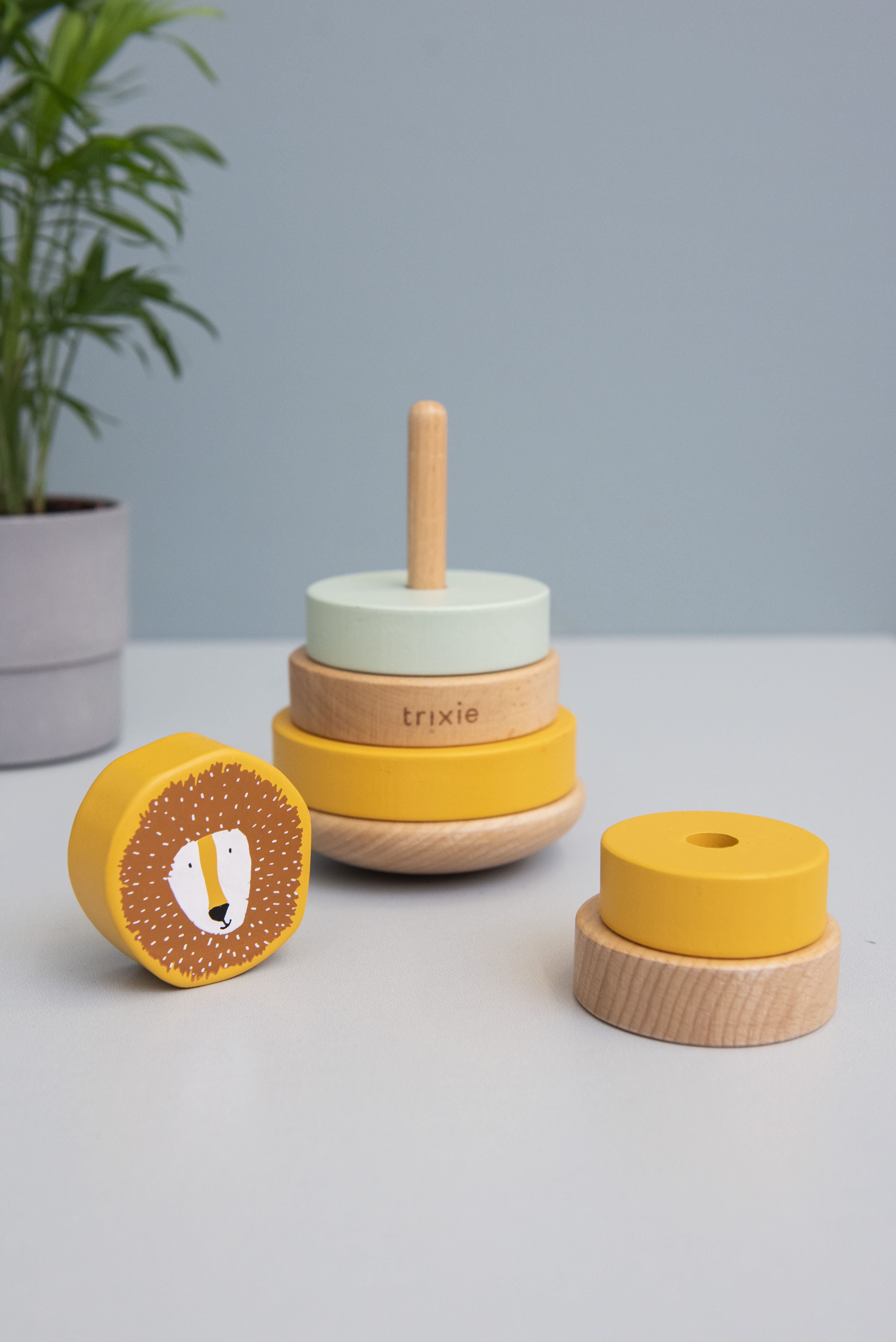 لعبة تكديس تريكسي مستر ليون خشبية باللون الأصفر image number 3