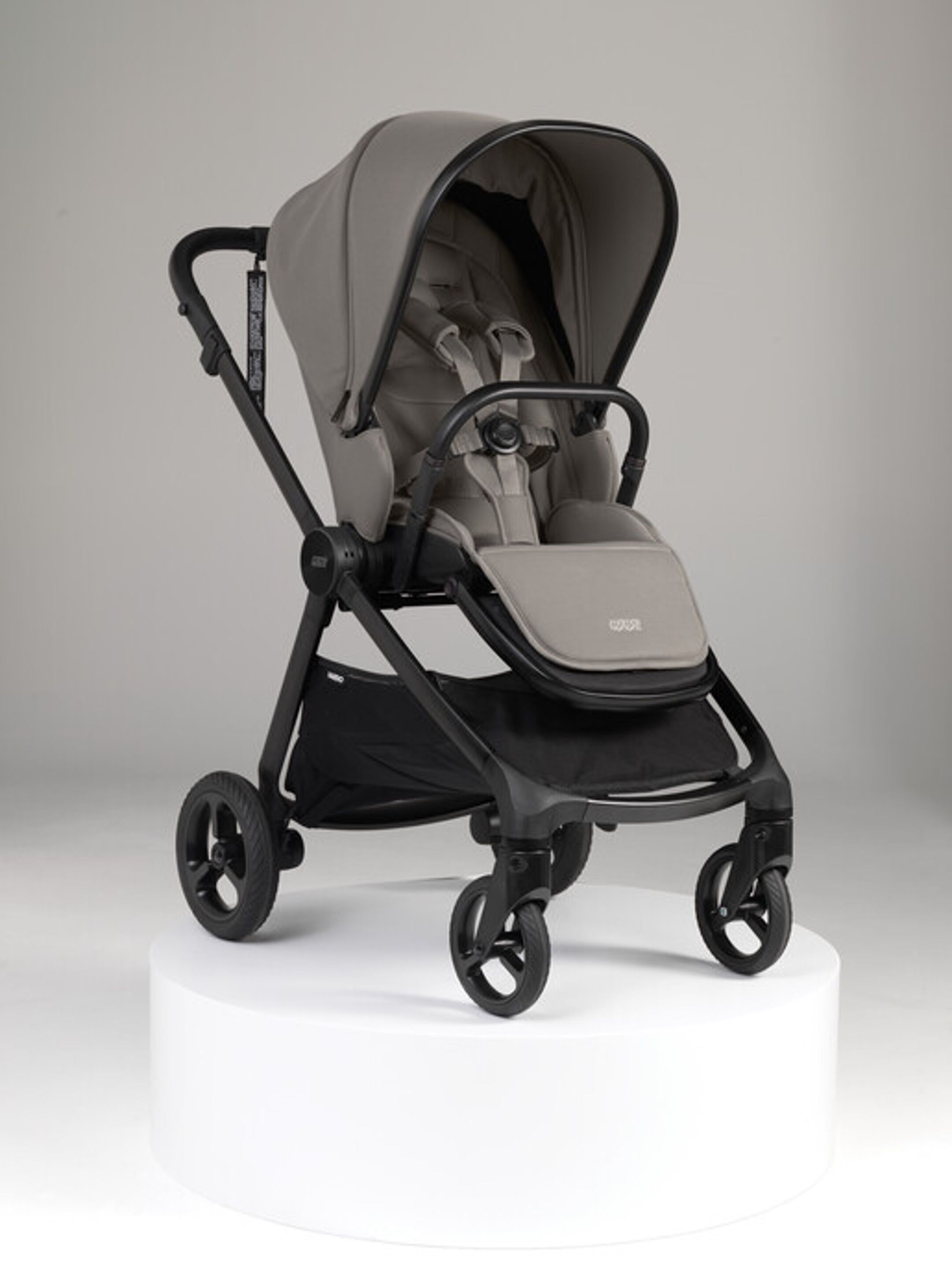 مجموعة عربة أطفال فاردو ستورم ومقعد سيارة سايبكس، 7 قطع image number 2