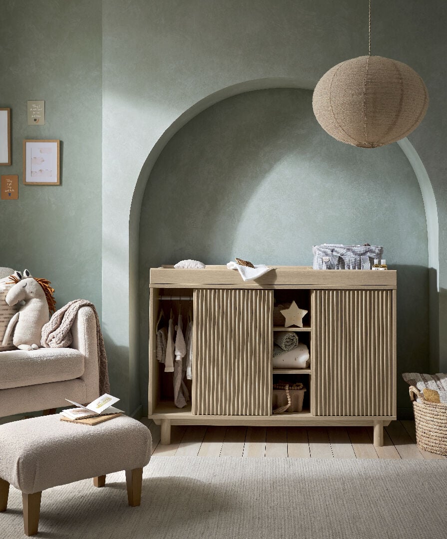 وحدة أدراج أوسكا واسعة بسطح للتغيير، باللون ناتورال/ أوك image number 4