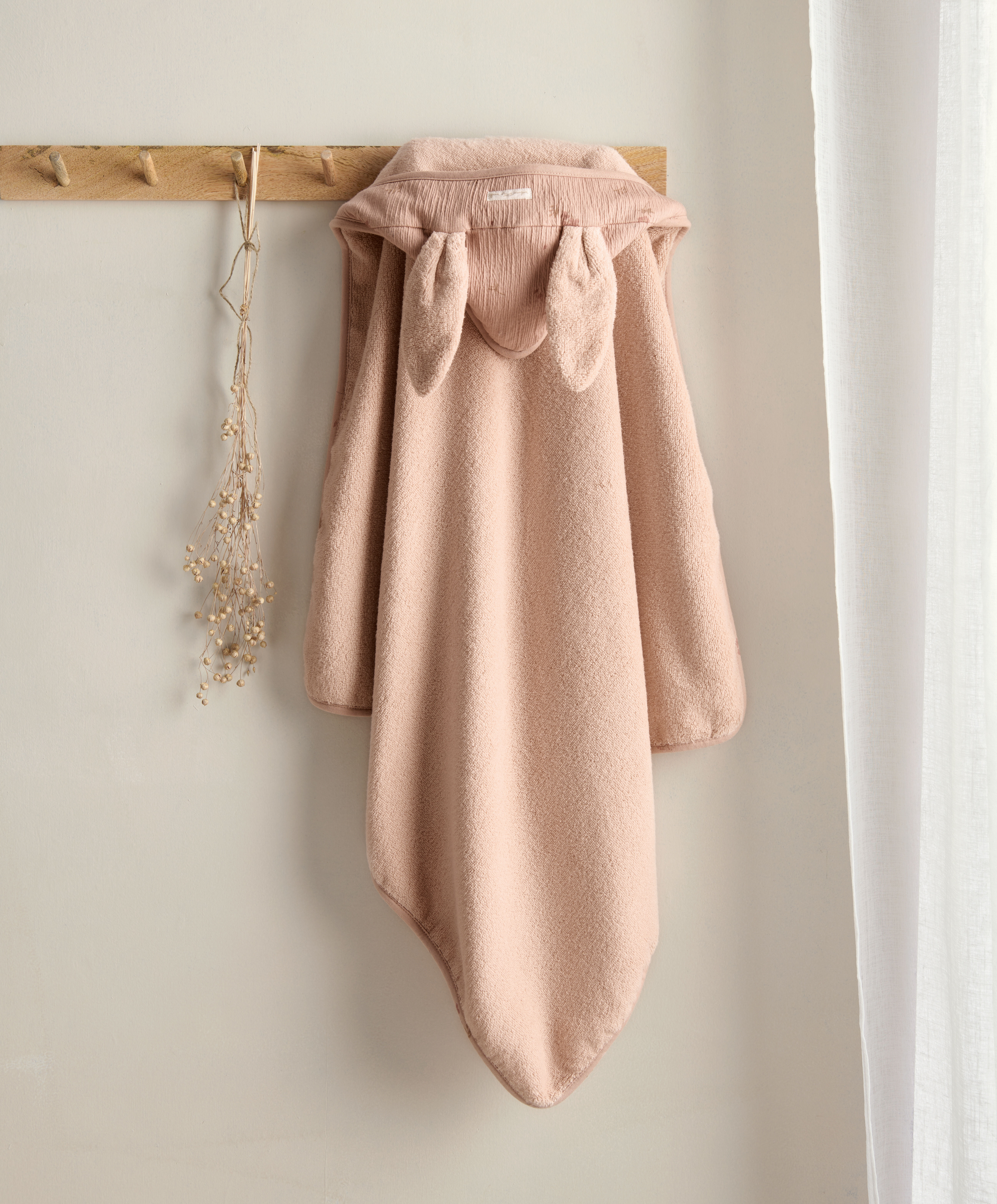 منشفة بغطاء رأس للرضع - وردي بتصميم أرنب