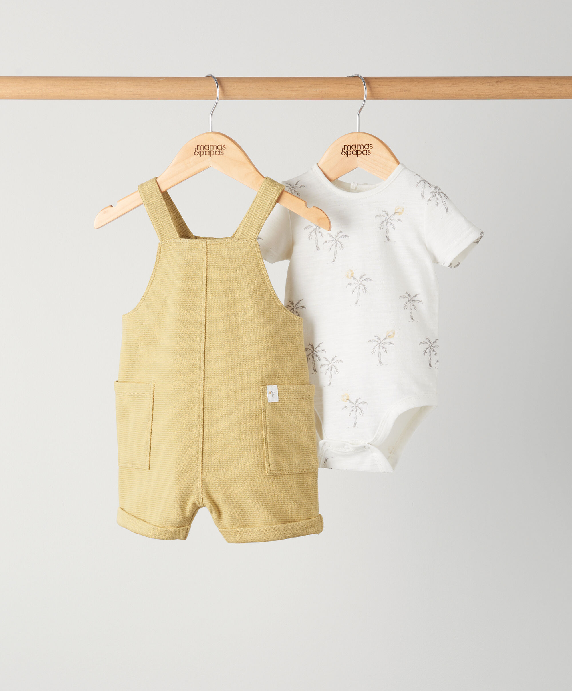 طقم دنغري مضلع وتي شيرت بنقشة أشجار نخيل - قطعتان image number 1