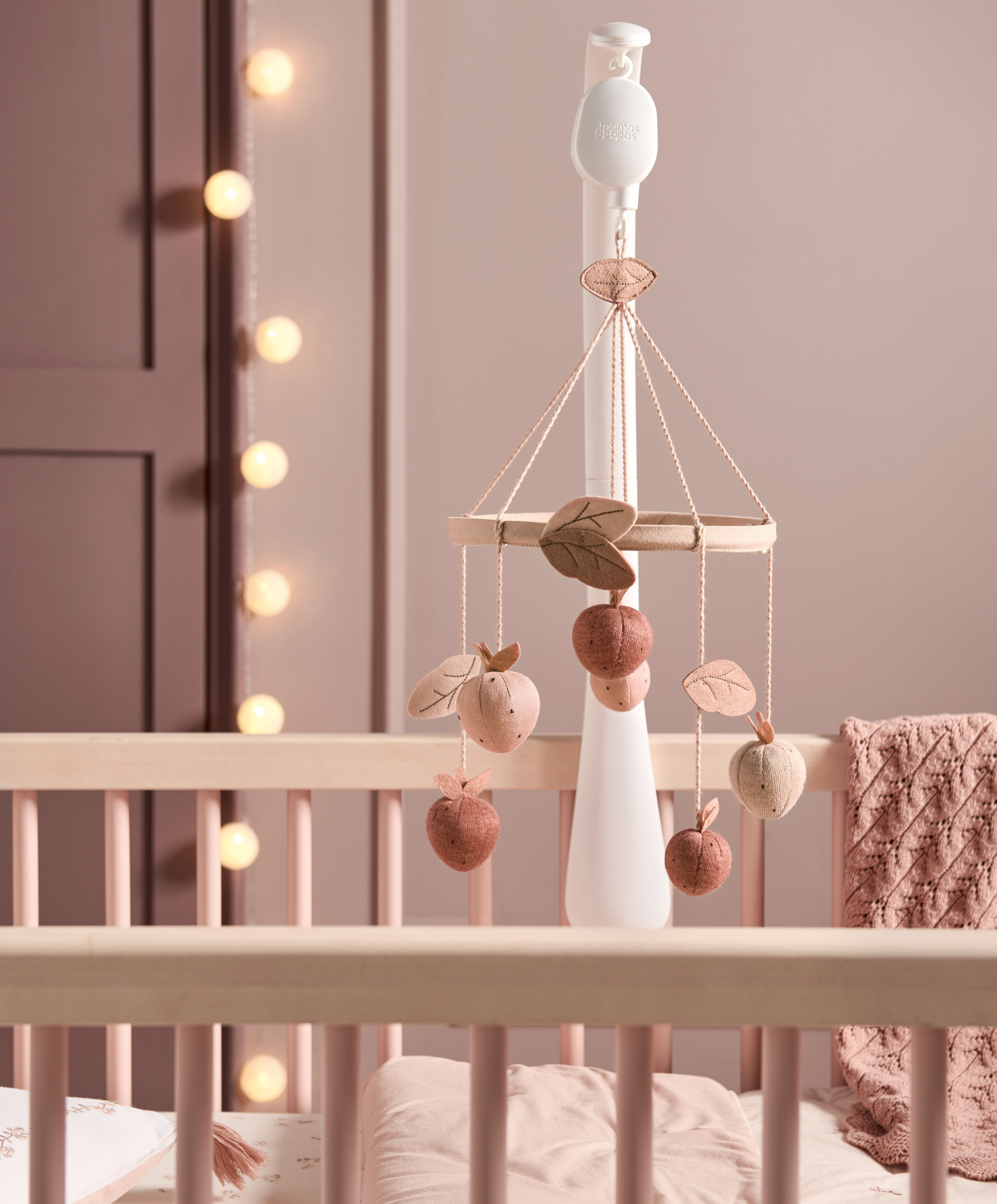 لعبة مهد موسيقية متحركة - تصميم فراولة image number 4