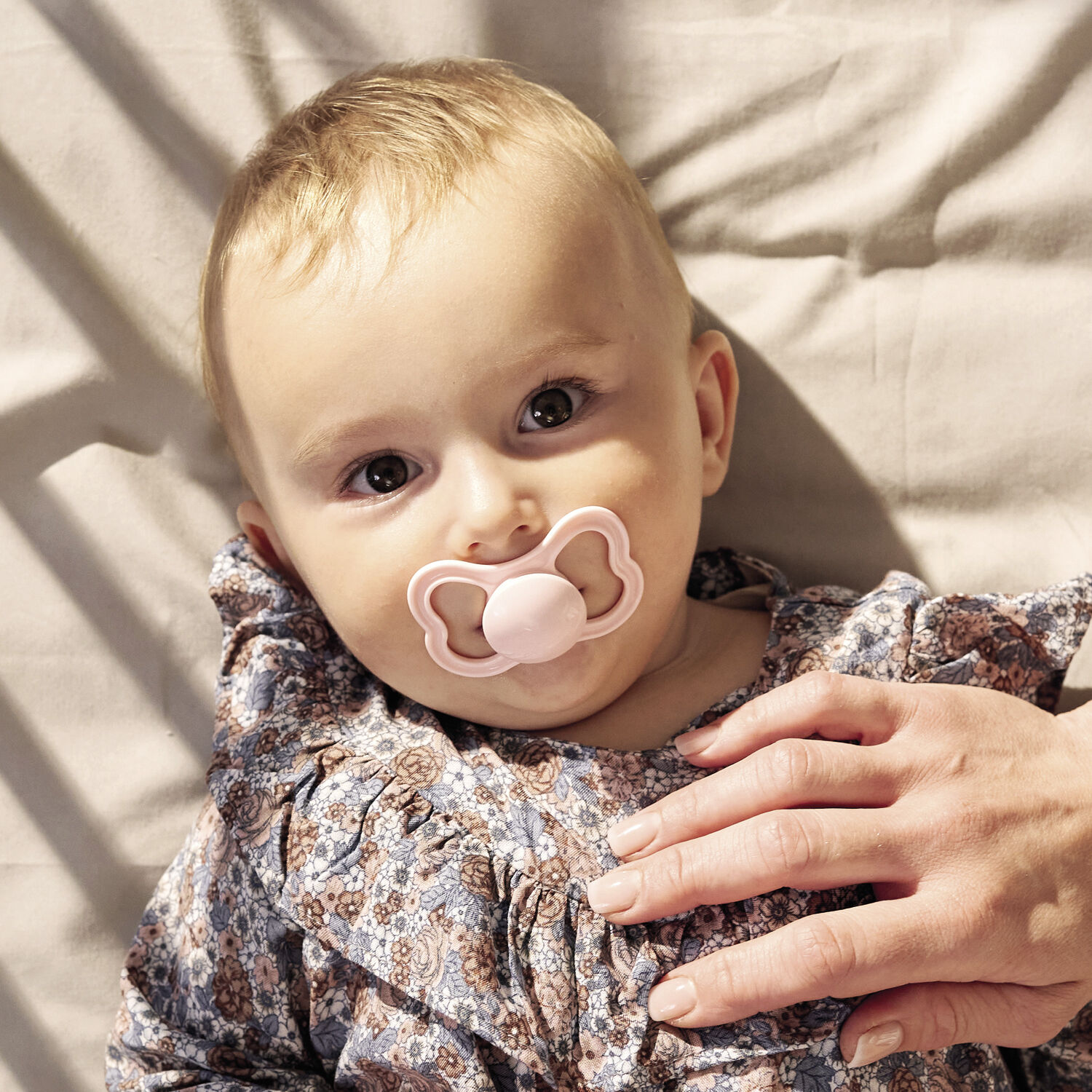 مجموعة لهايات مام بايبي سوبريم سيليكون من الولادة إلى ثلاث أشهر - أزرق وبيج، قطعتين image number 7