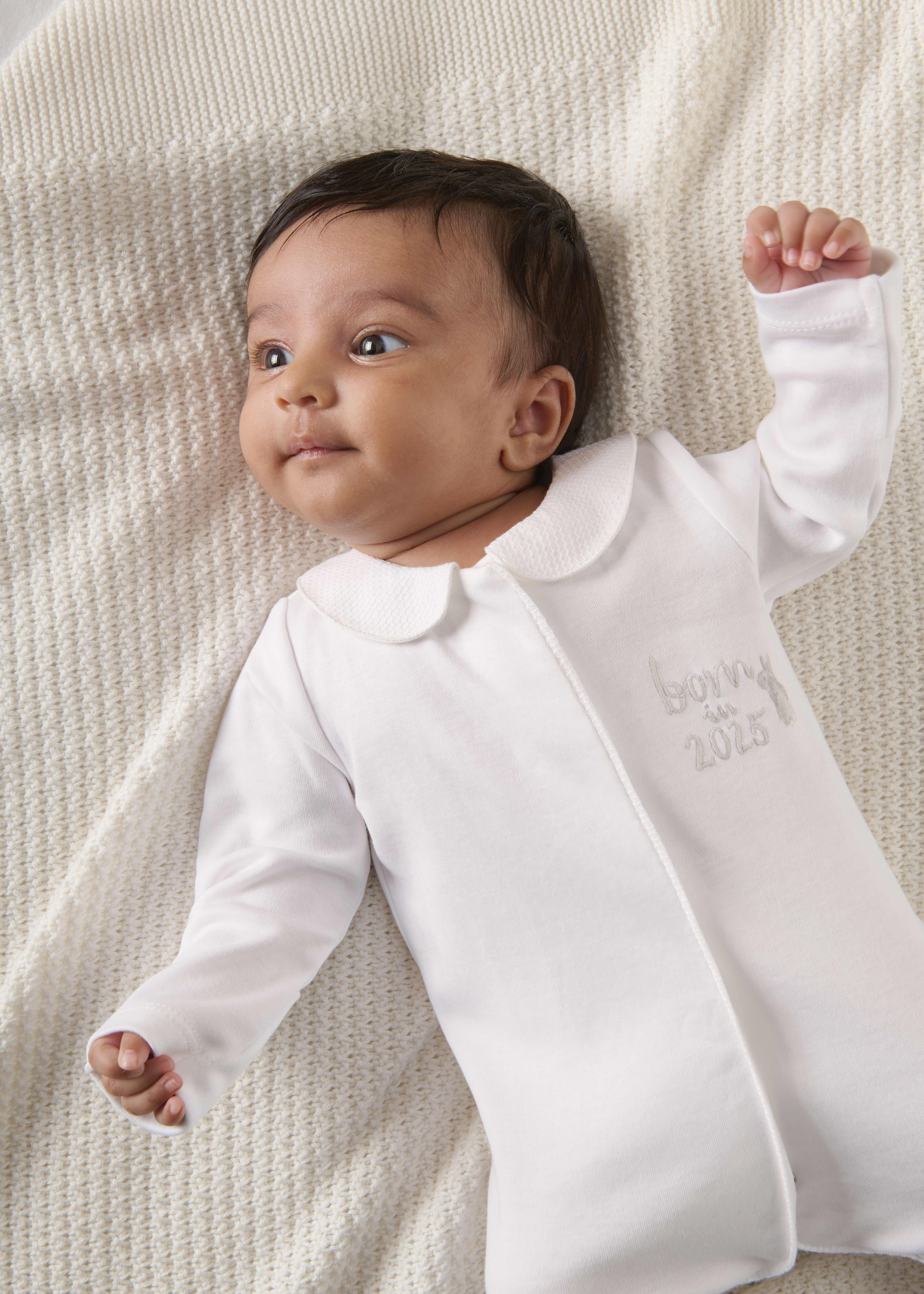 بيجاما قطعة واحدة بتطريز Born in 2025 image number 5