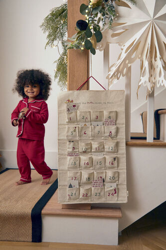 تقويم بإصدار للكريسماس image number 1