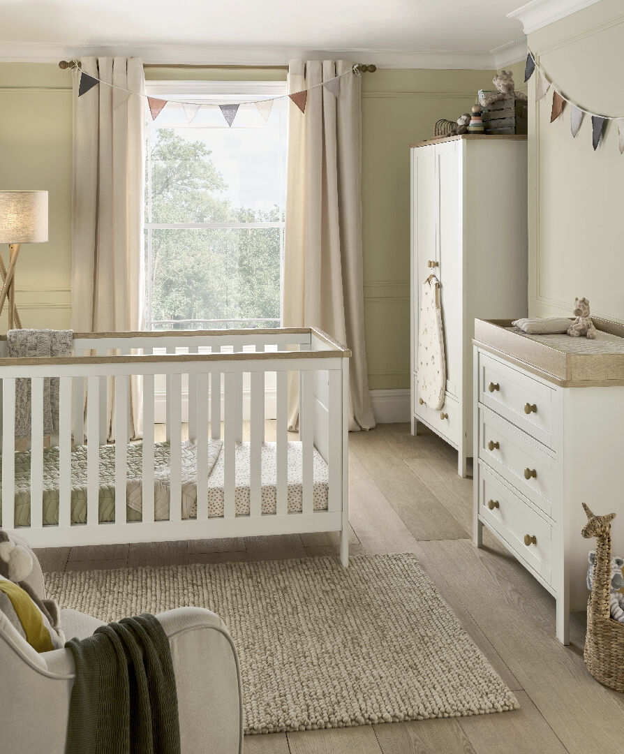 مجموعة مهد وخزانة أدراج/طاولة تغيير وخزانة ملابس ويتمور  3 قطع- أبيض/ أوك image number 1