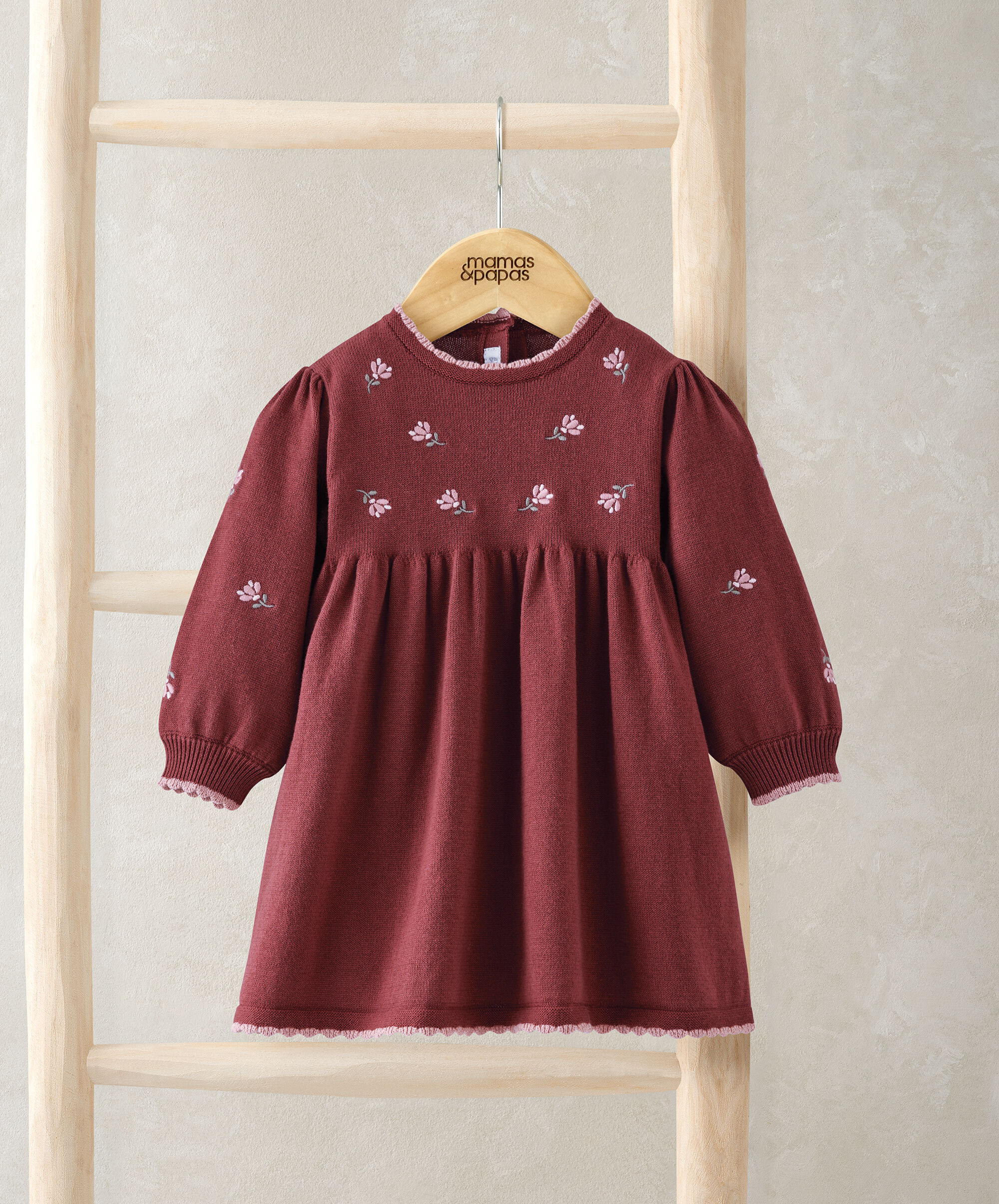 فستان بزهور مطرزة image number 1