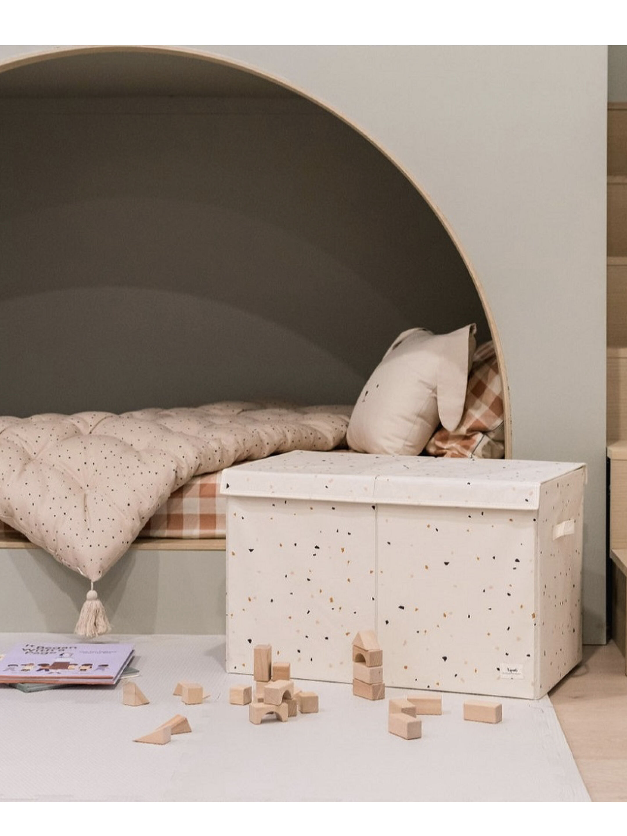 صندوق تخزين الألعاب قابل للطي من قماش معاد تدويره من 3 سبراوتس - أبيض كريمي image number 4