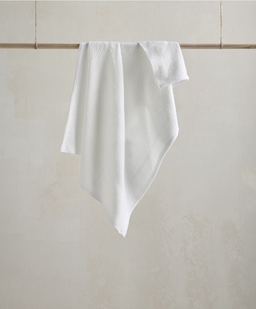 بطانية منسوجة صغيرة - أبيض