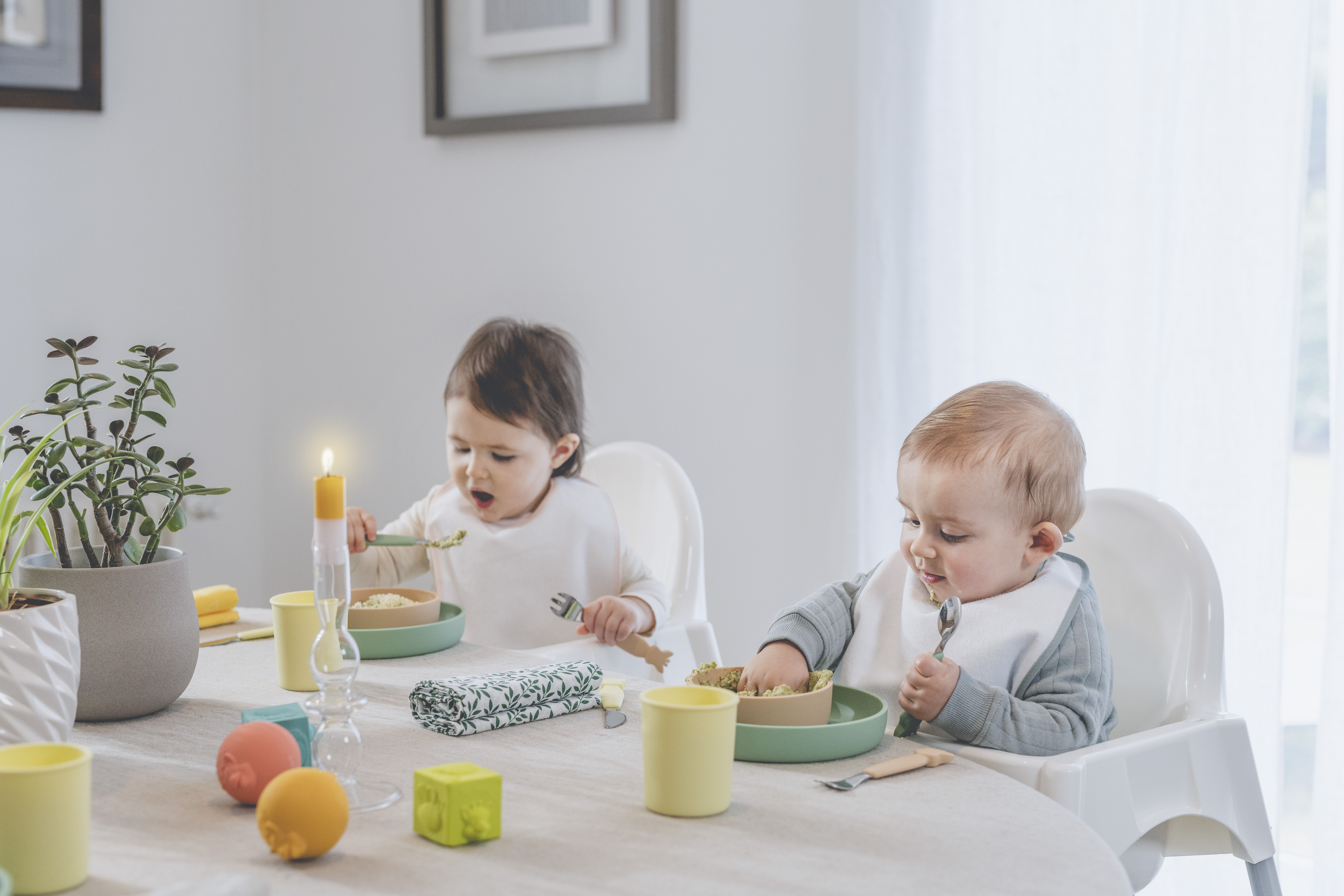 مجموعة أدوات طعام سيليكون إل ايتيه اون فوا من صوفي لا جيراف image number 11