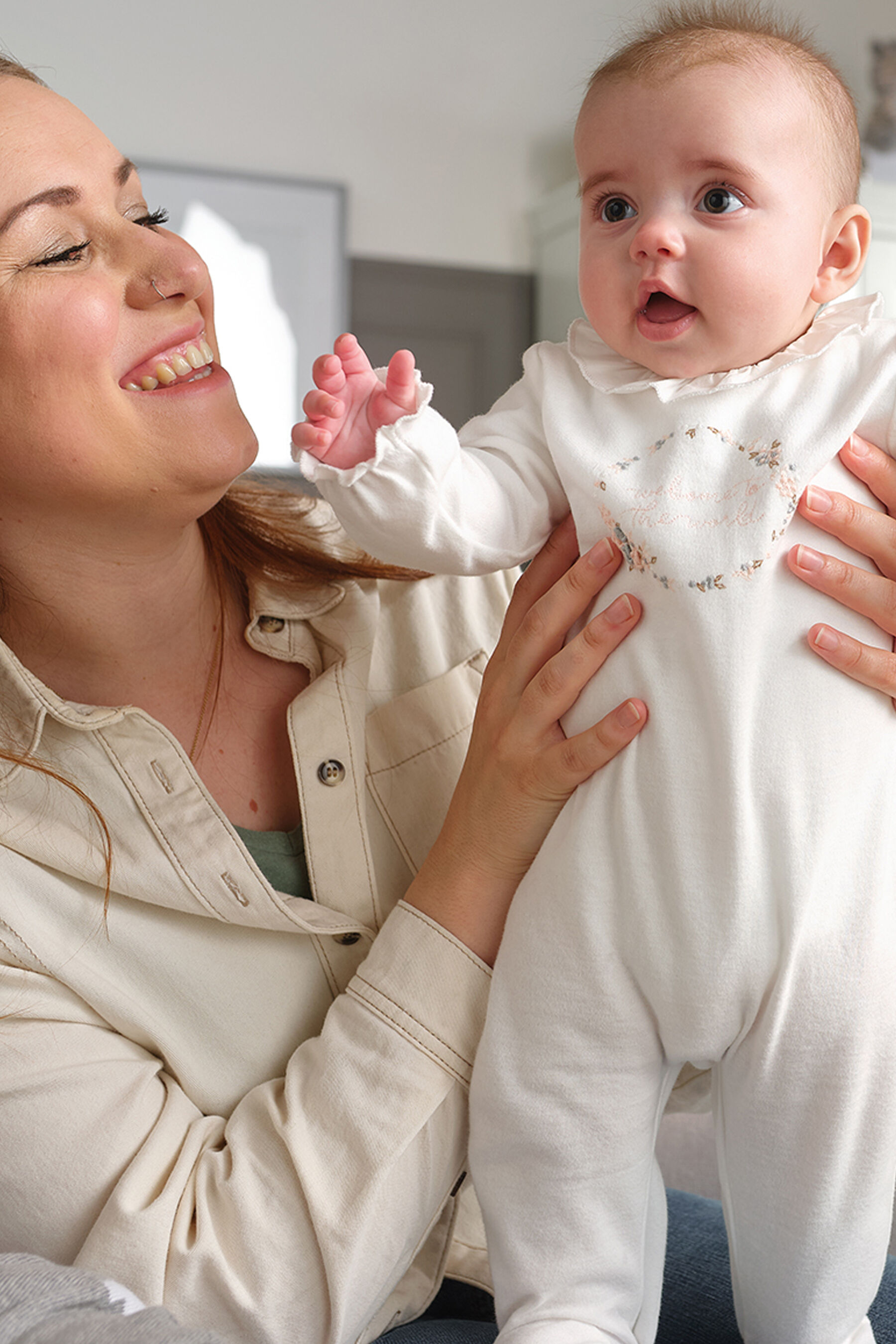 لباس الكل في واحد مطرز image number 6