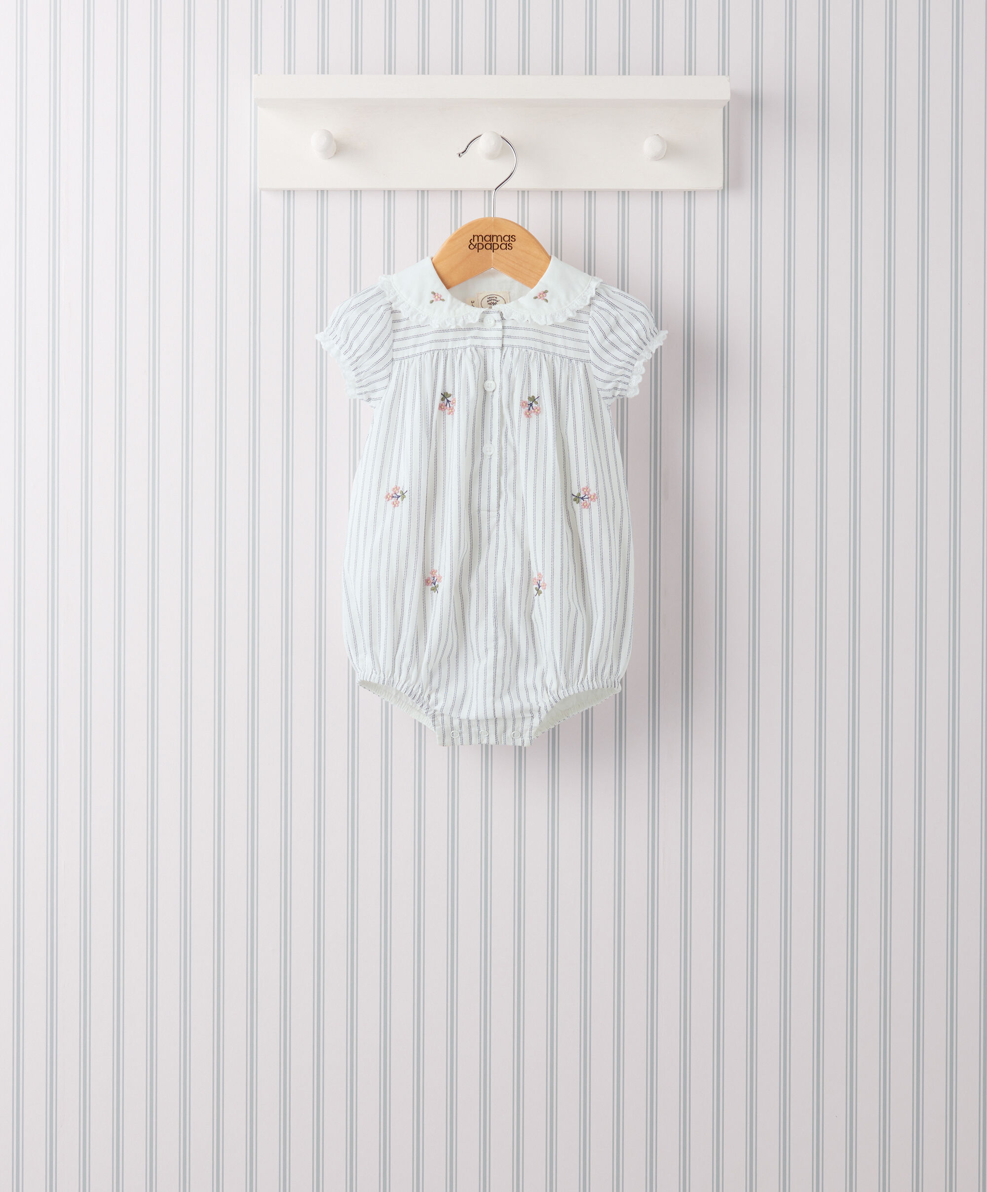 رومبر بحافة بتطريزات إنجليزية image number 1