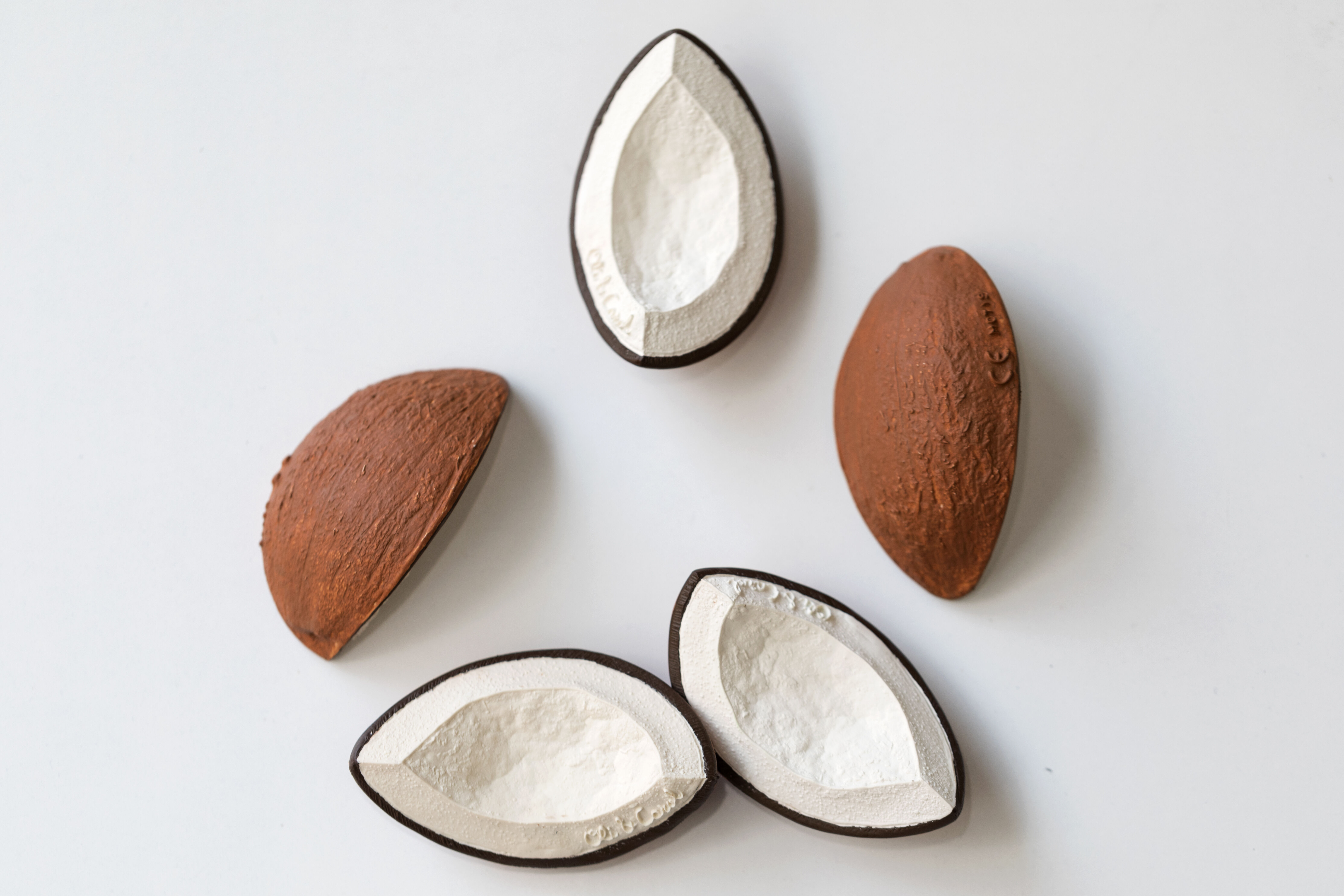 لعبة بتصميم جوز الهند كوكو من أولي اند كارول image number 5