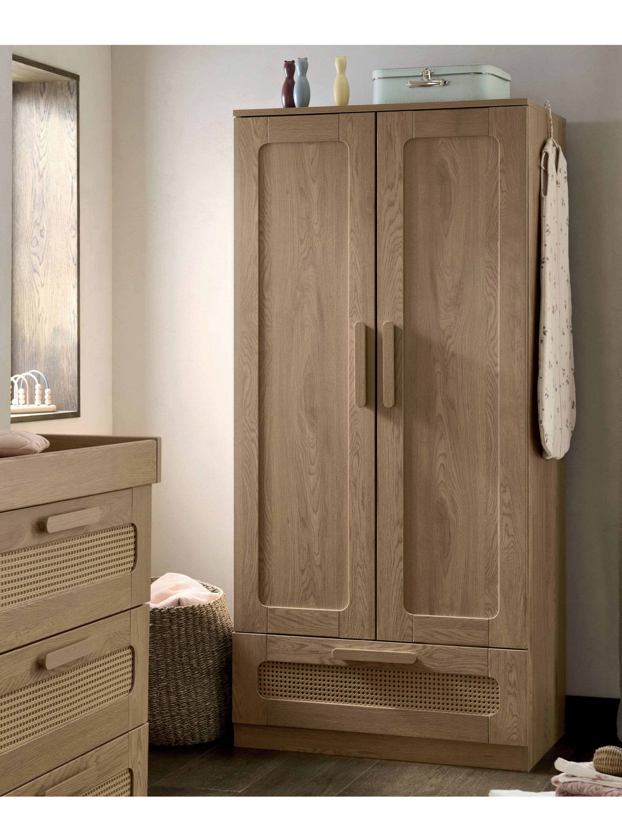 خزانة ملابس إسنا - راتان