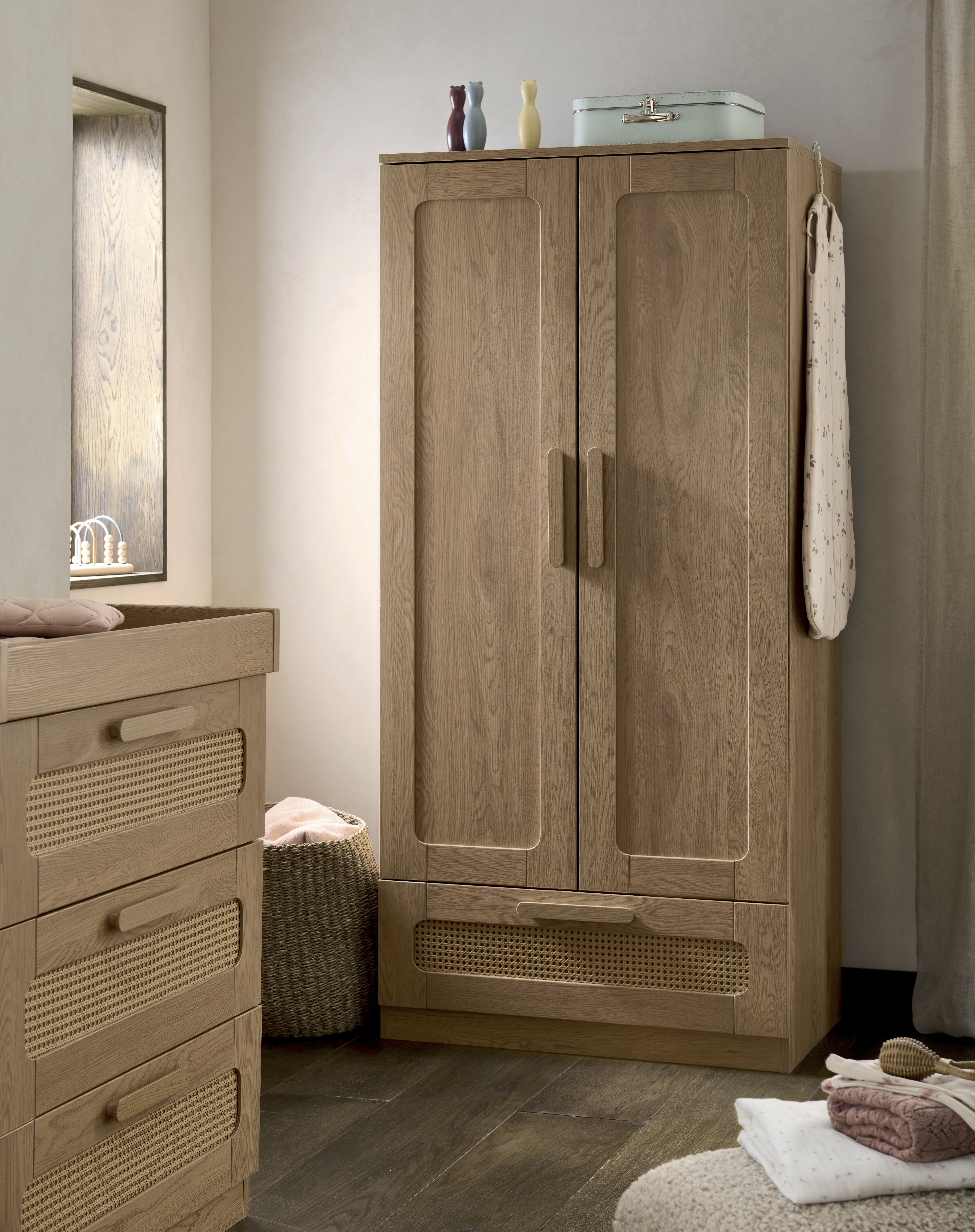 مجموعة مهد مع طاولة تغيير وخزانة ملابس إسنا (3 قطع)- راتان image number 4