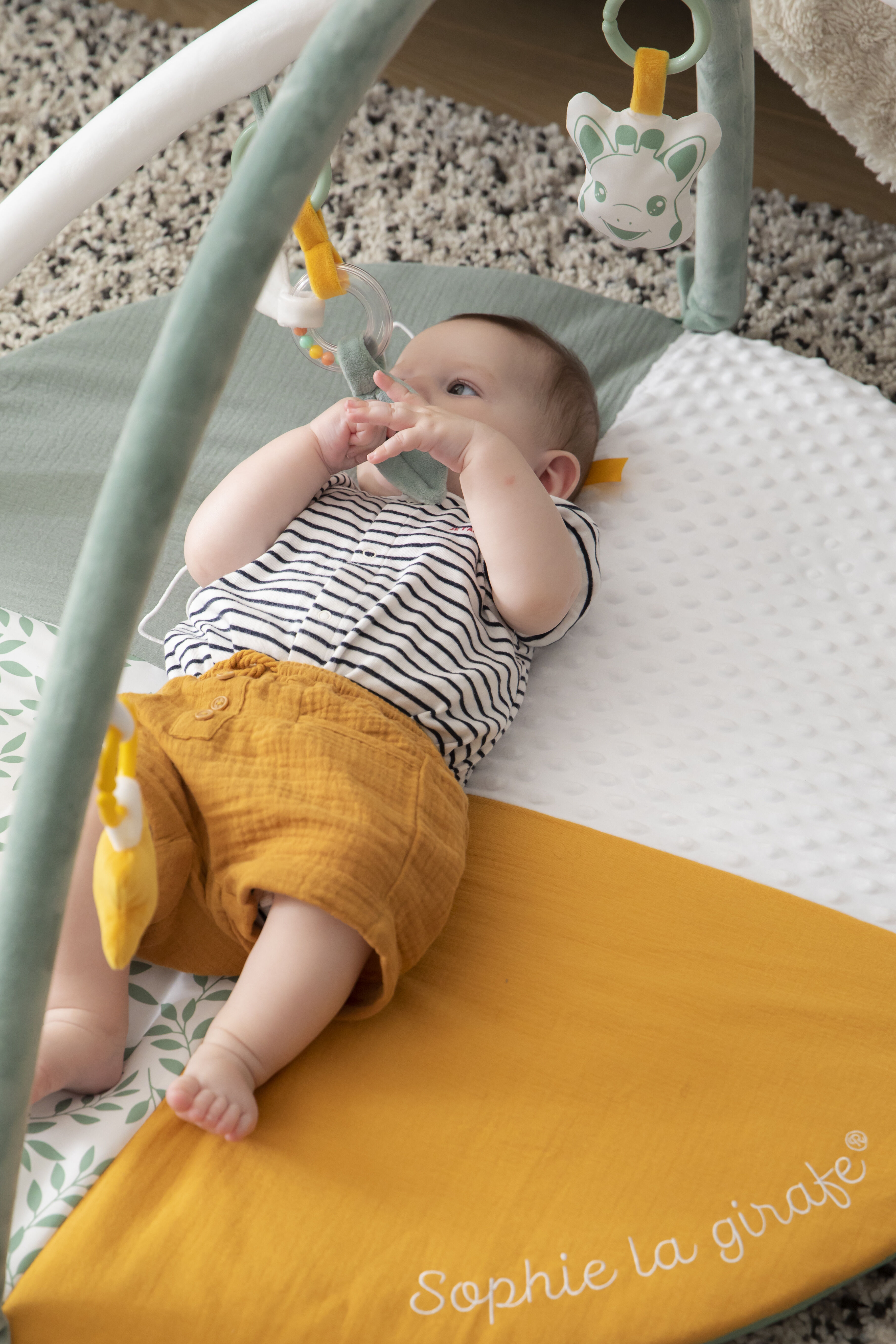 مفرش لعب إل ايتيه اون فوا بوجهين من صوفي لا جيراف image number 16