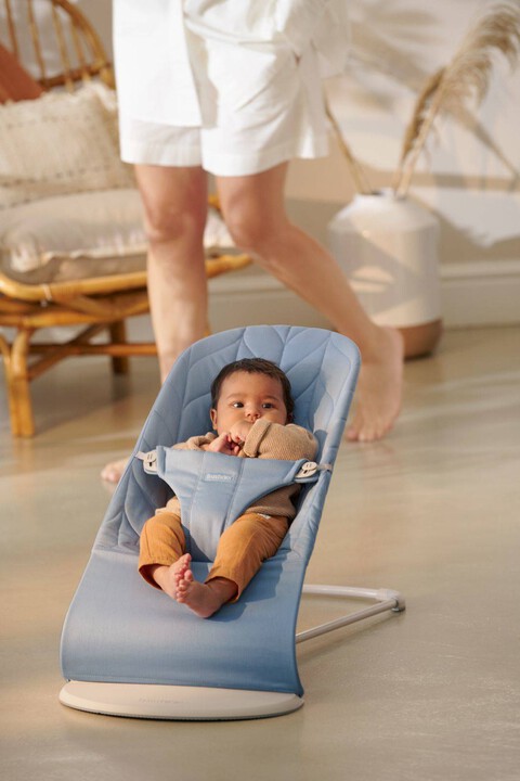 كرسي هزاز للاطفال transat bébé Babybjorn balance soft