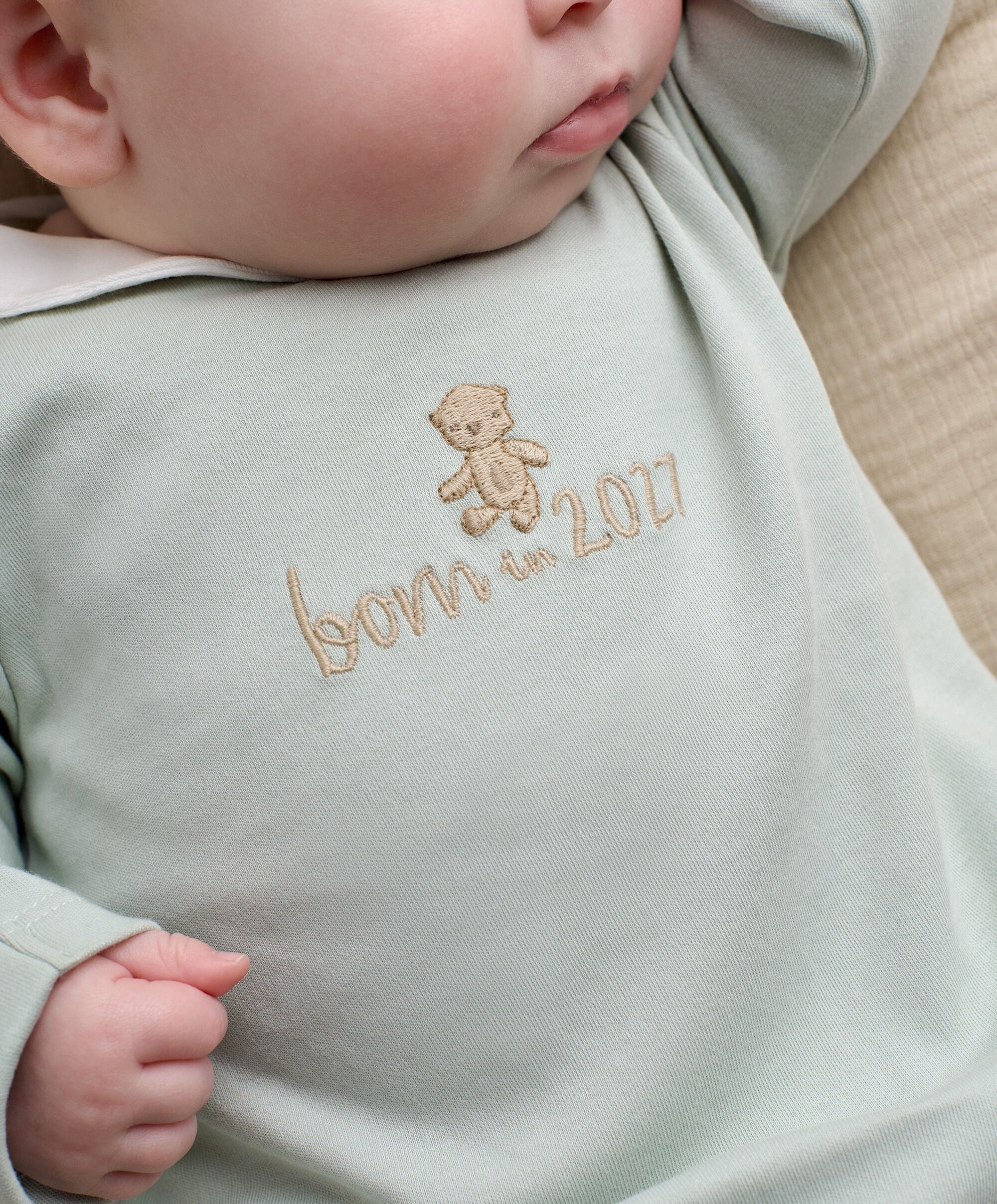 Blue Born In 2027 AIO image number 7