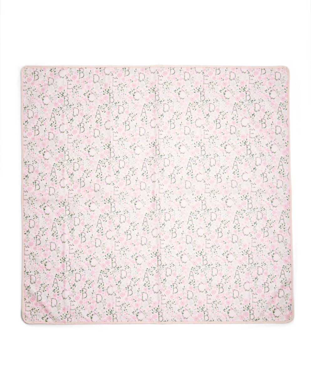 مفرش للحماية من الانسكابات - نقشة أحرف وزهور