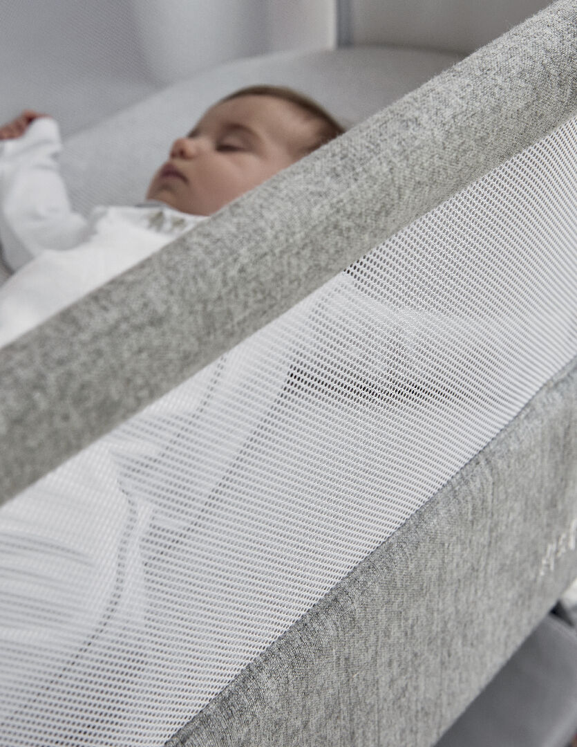 مهد لوا لجانب السرير - رمادي image number 5